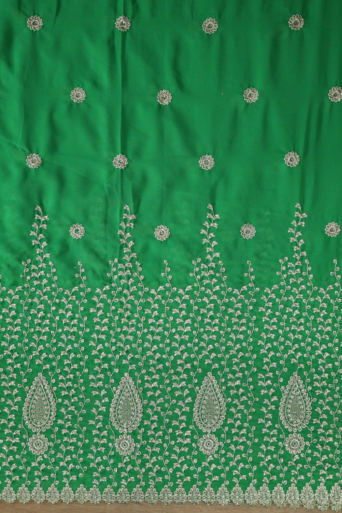 Big Width''56'' Silver Zari Leafy Embroidery Work On Green Georgette Fabric With Border - doeraa