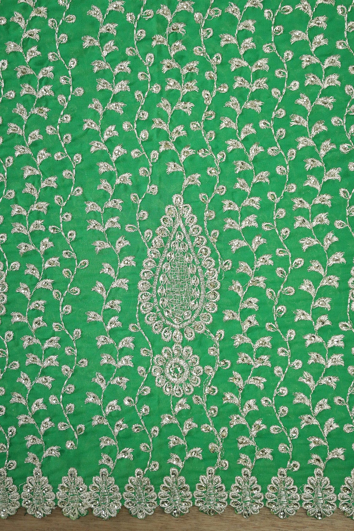 Big Width''56'' Silver Zari Leafy Embroidery Work On Green Georgette Fabric With Border - doeraa