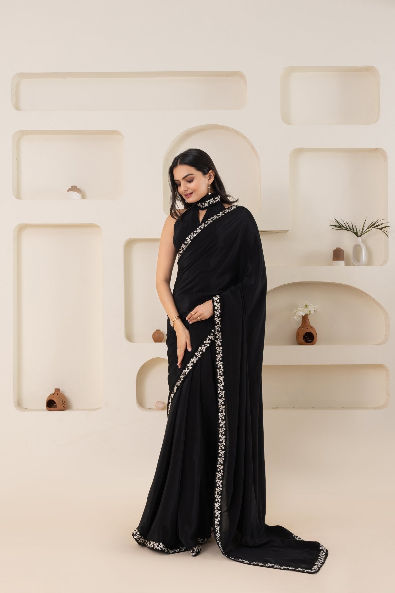 Black Pure Viscose Crepe Saree Set With Border (Saree With Blouse Piece) - doeraa