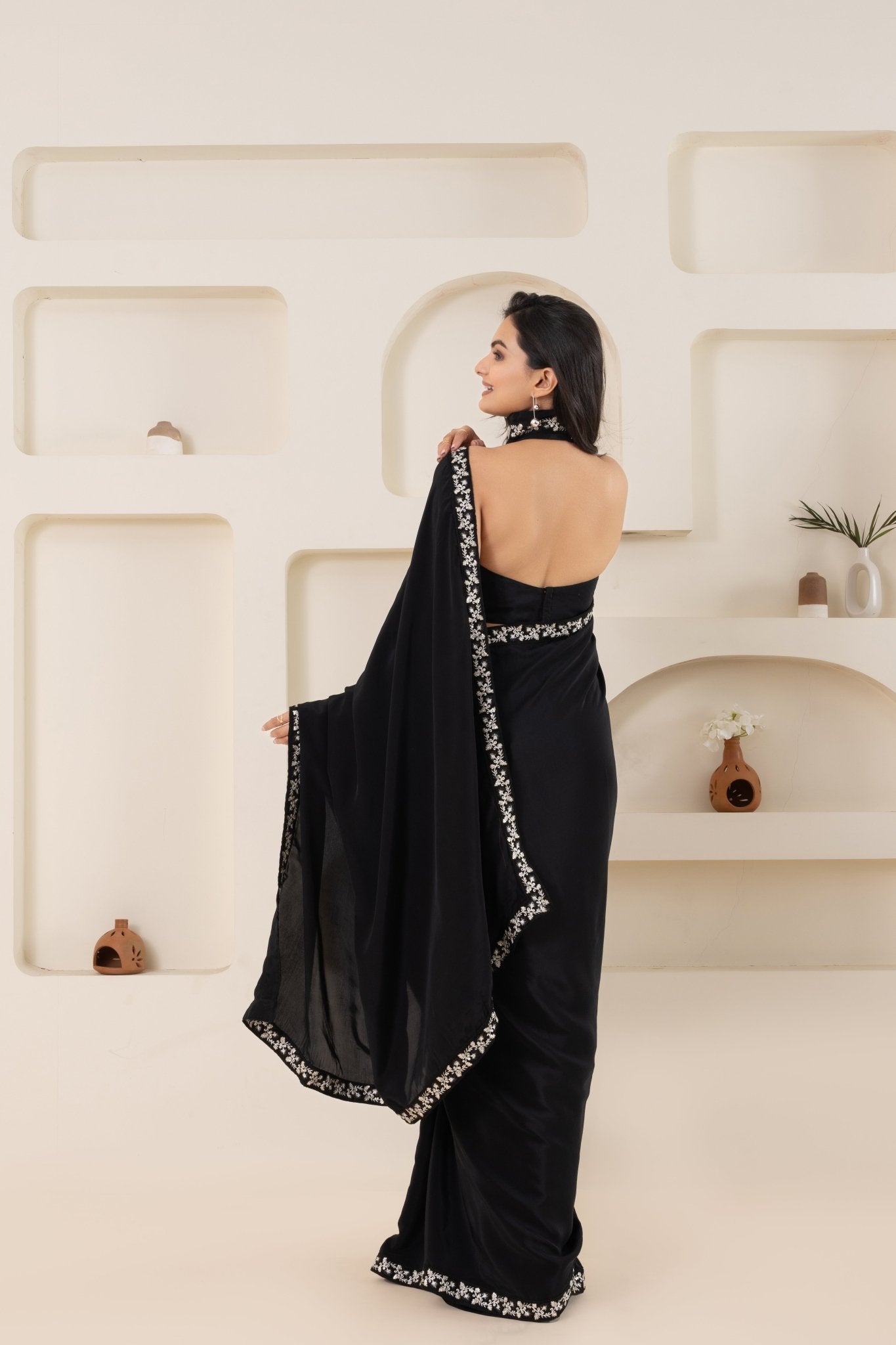 Black Pure Viscose Crepe Saree Set With Border (Saree With Blouse Piece) - doeraa