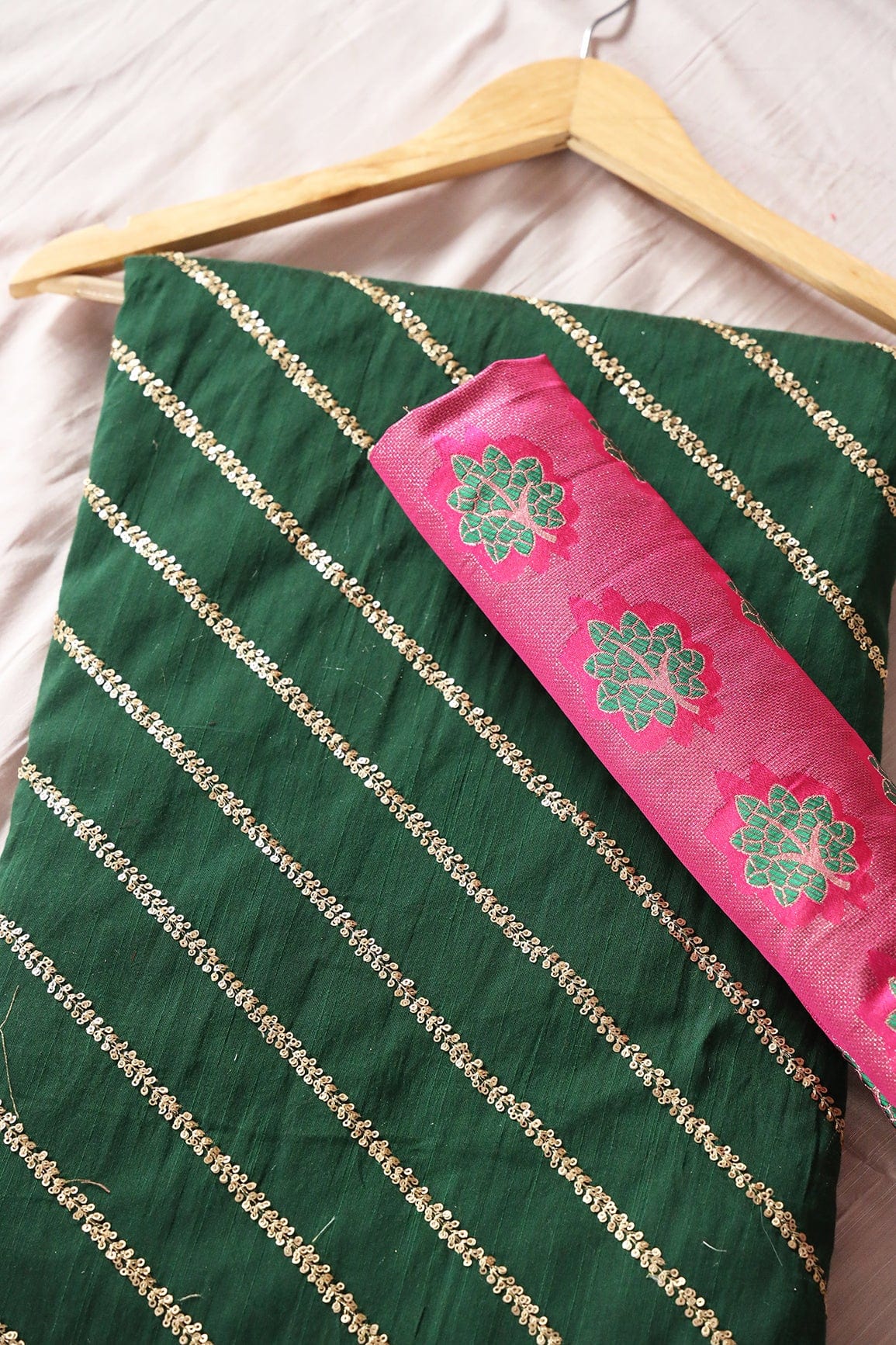 Bottle Green And Fuchsia Saree set (2 Piece) - doeraa