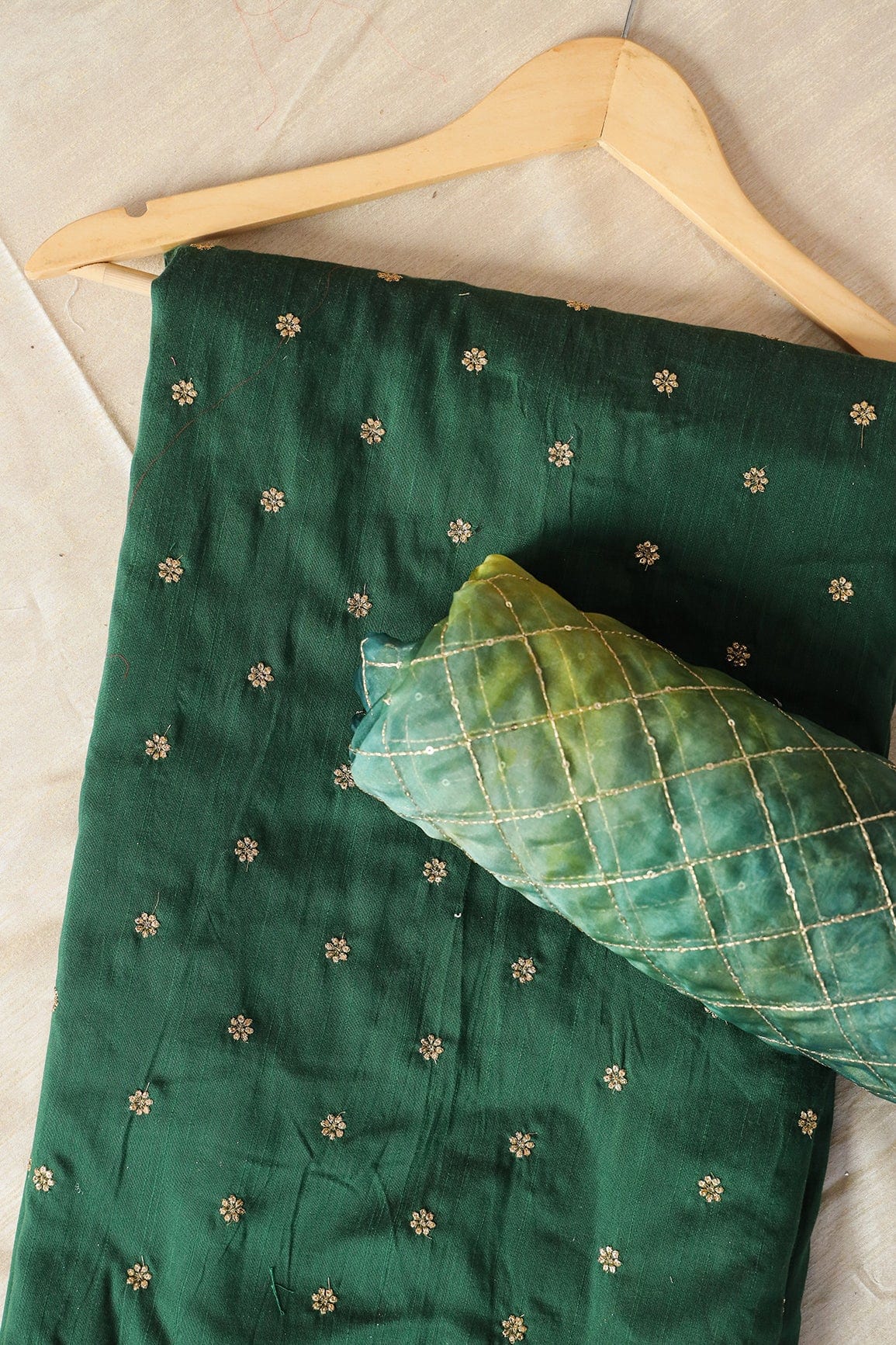 Bottle Green And Green Saree set (2 Piece) - doeraa