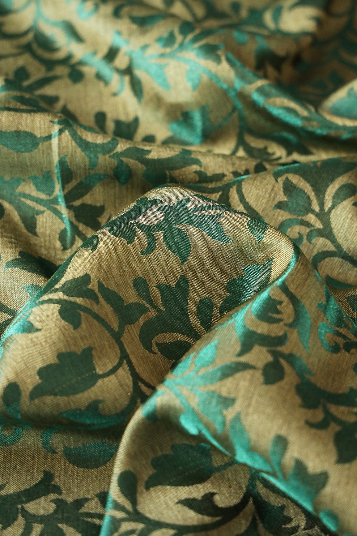 Bottle Green Leafy Silk Satin Jute Banarasi Jacquard Fabric - doeraa
