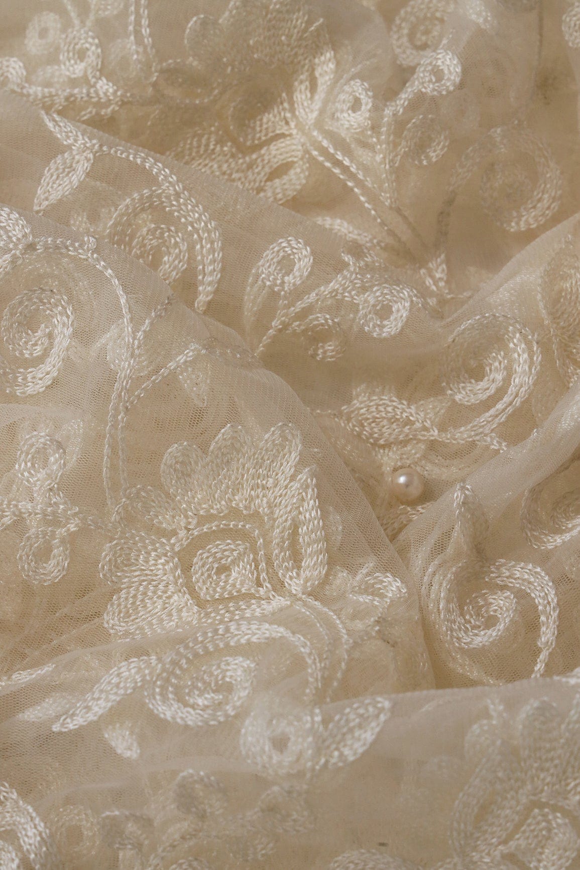 doeraa Embroidery Fabrics Cream Thread Beautiful Heavy Floral Embroidery Work On White Soft Net Fabric