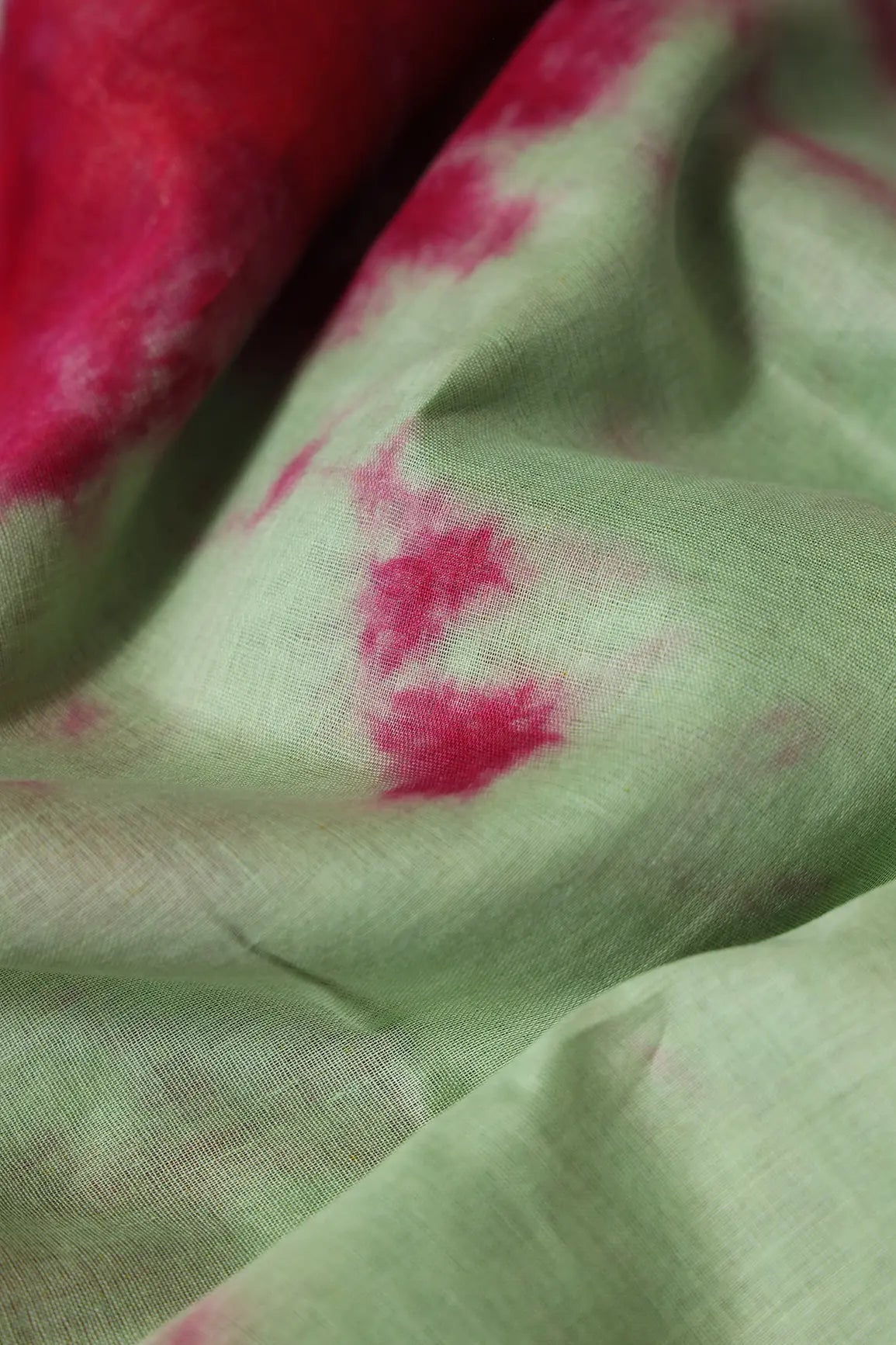 Fuchsia And Olive Tie & Dye Shibori Print On Pure Mul Cotton Fabric - doeraa