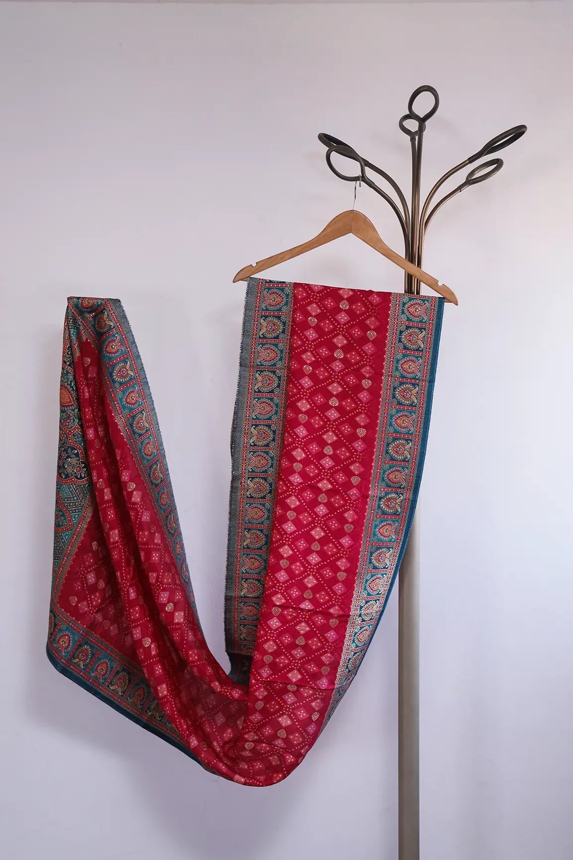 Fuchsia Pure Viscose Dola Silk Jacquard Print Dupatta - doeraa