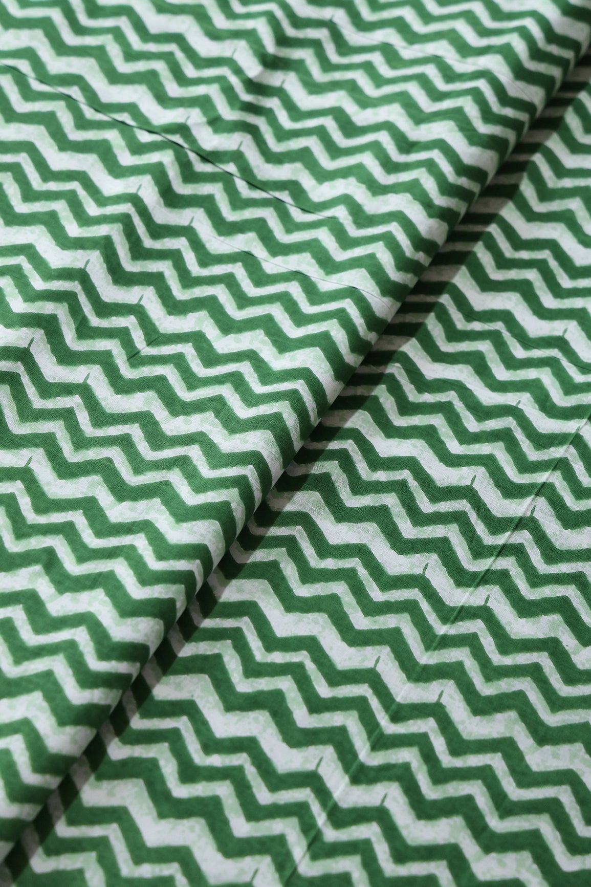 Green And Off White Chevron Print On Pure Cotton Fabric - doeraa