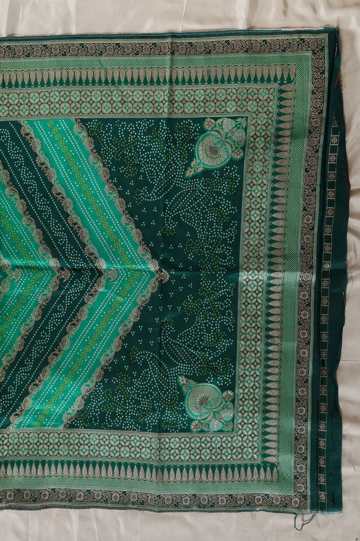 Green Pure Viscose Dola Silk Jacquard Print Dupatta - doeraa