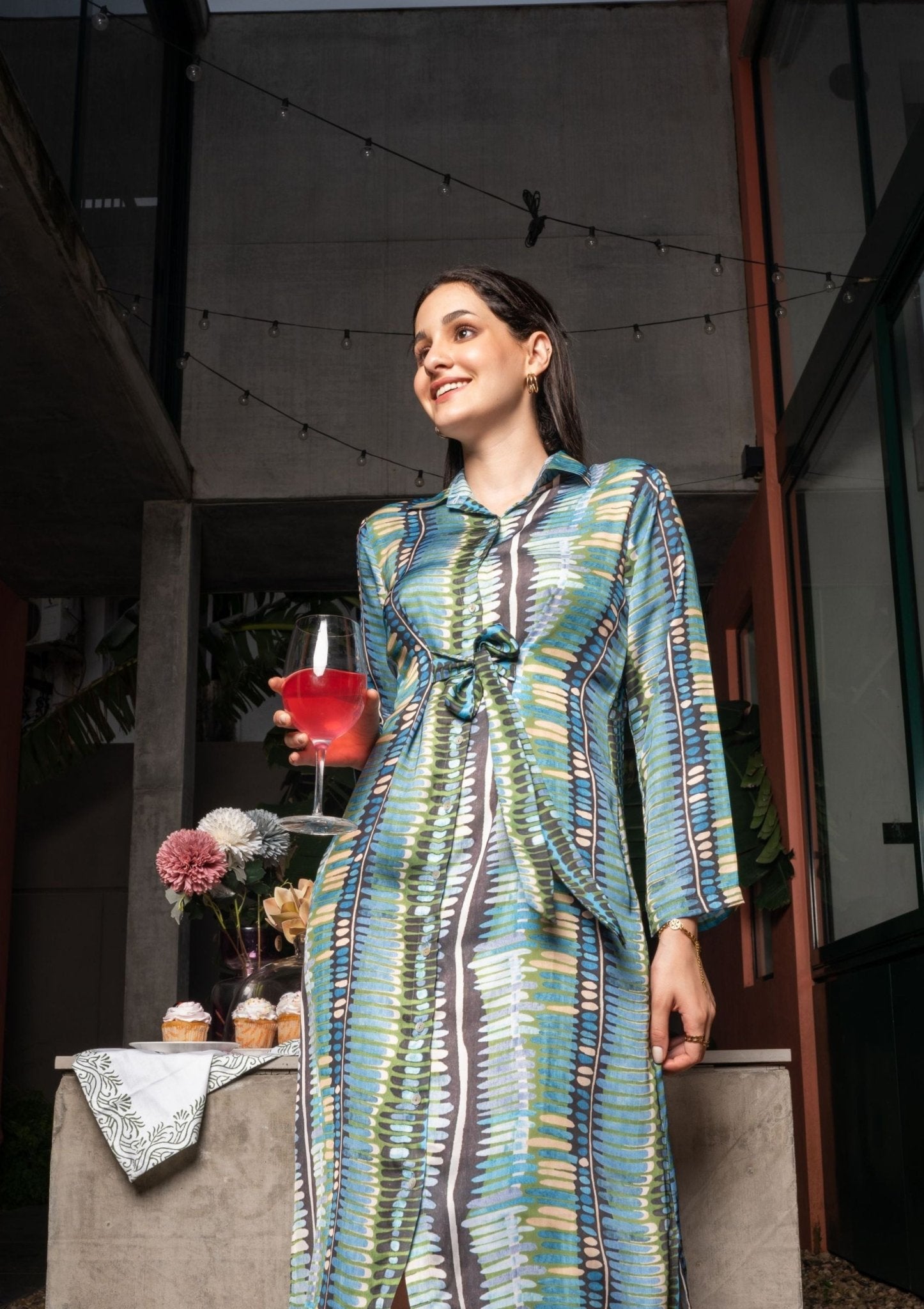 Oasis Blue Geometric Satin Shirt Dress - doeraa