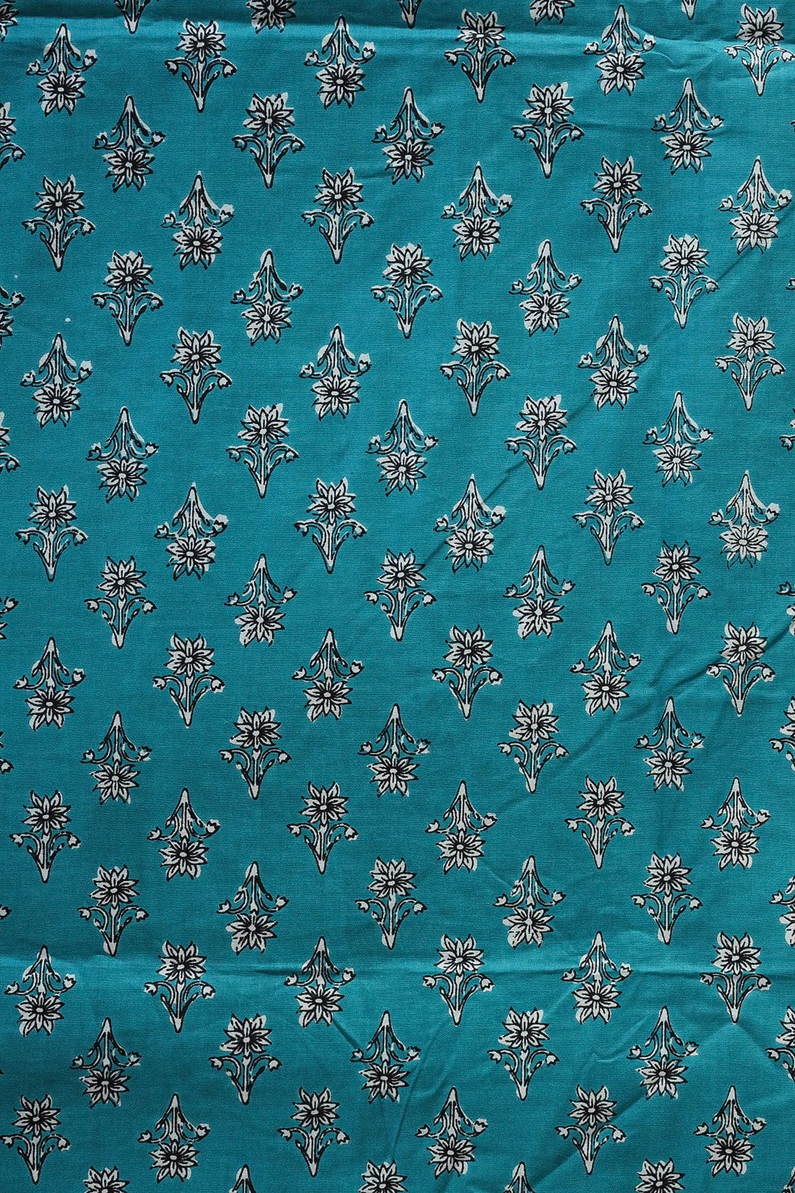 doeraa Prints Rama Blue And White Floral Print On Pure Cotton Fabric