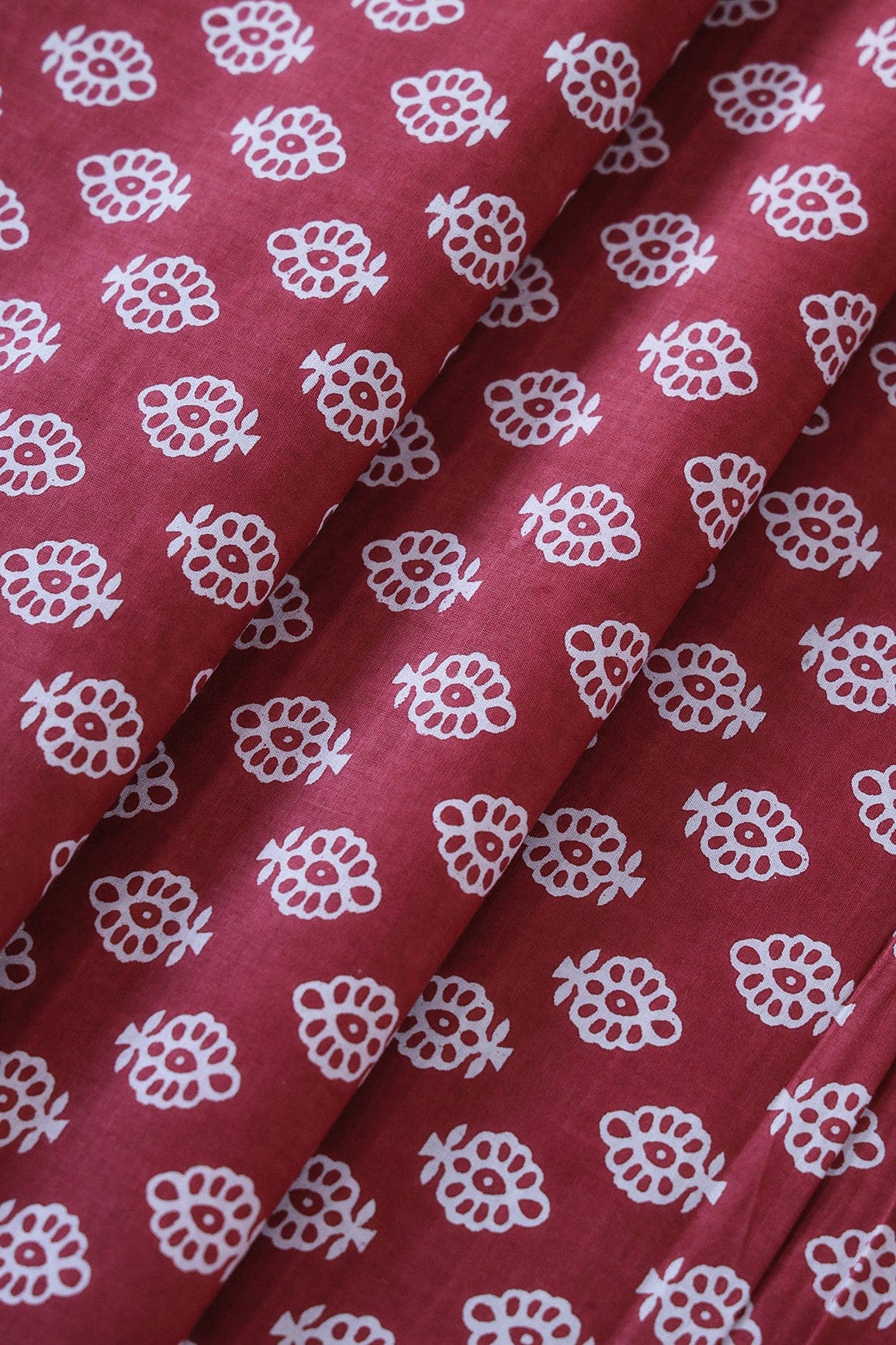 doeraa Prints White Small Floral Booti Pattern Print On Maroon Pure Cotton Fabric