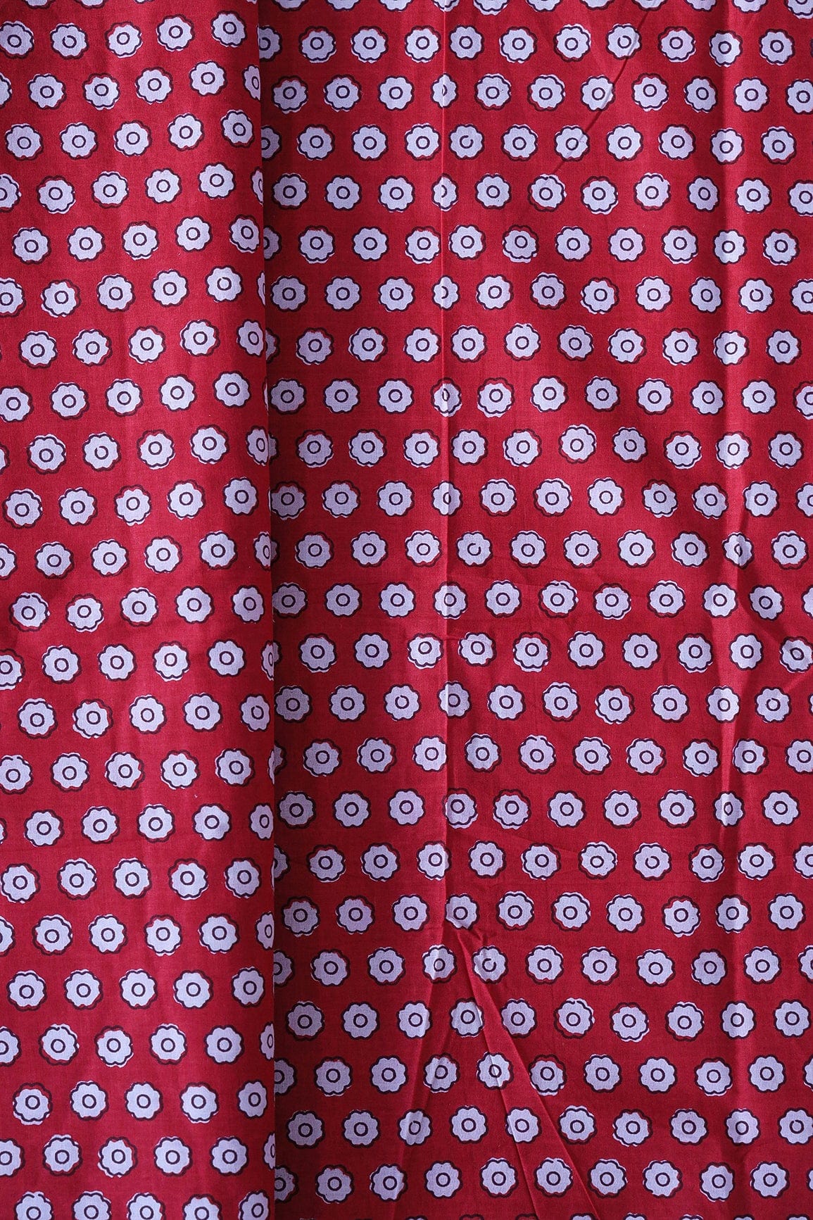 doeraa Prints White Small Floral Booti Pattern Print On Red Pure Cotton Fabric