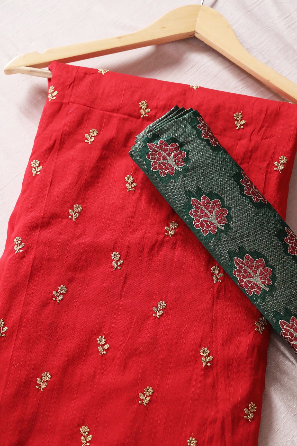 Red And Bottle Green Saree set (2 Piece) - doeraa