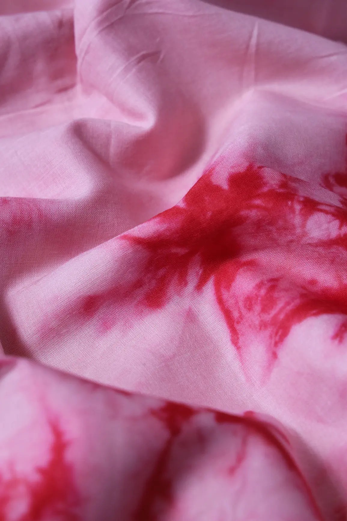 Red And Off White Tie & Dye Shibori Print On Pure Cotton Fabric - doeraa