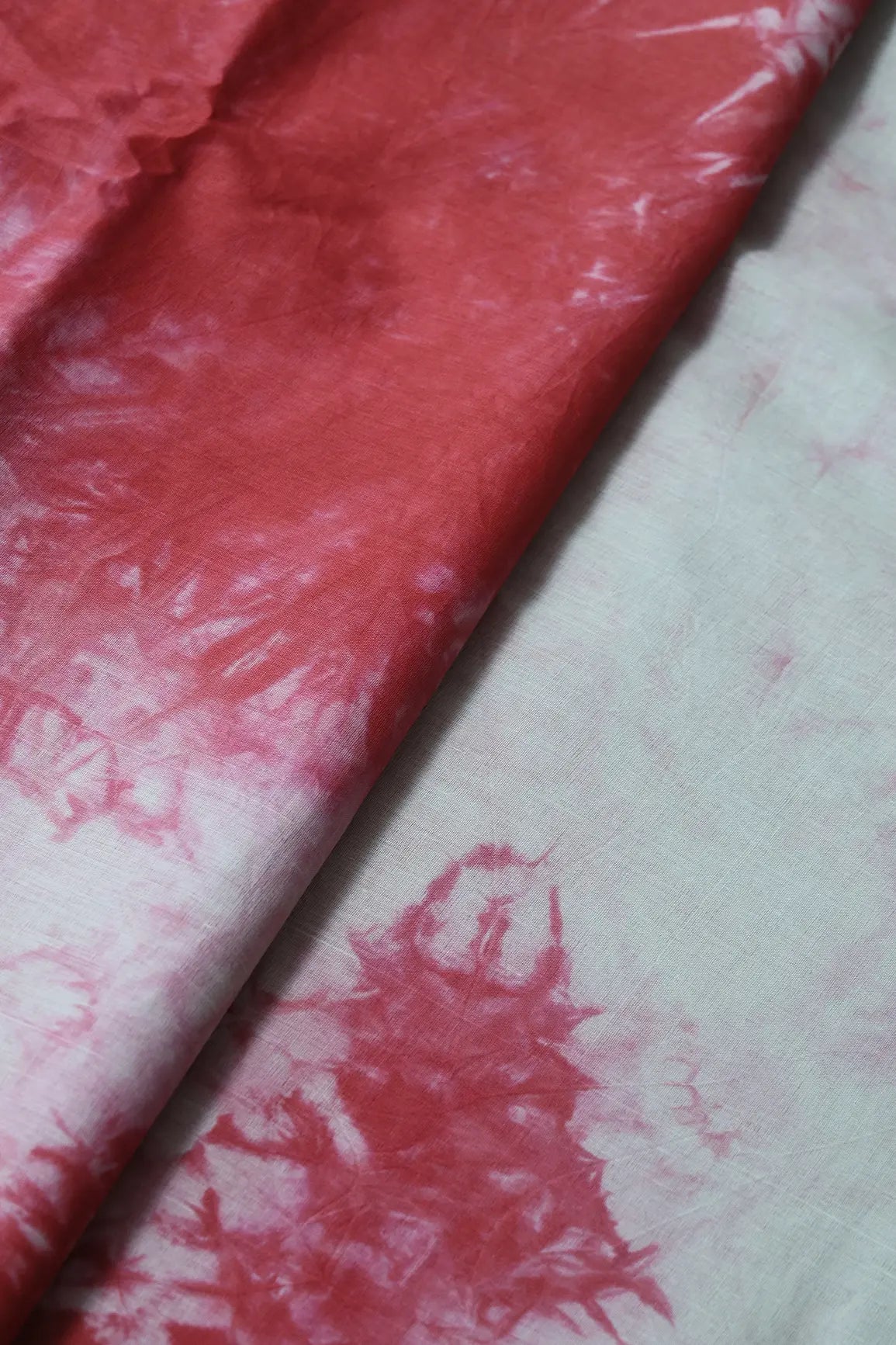 Red And Olive Tie & Dye Shibori Print On Pure Mul Cotton Fabric - doeraa