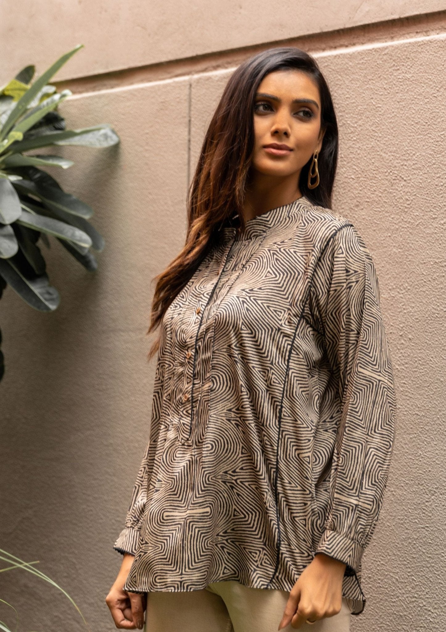 Tunnel Black And Beige Abstract Crepe Top - doeraa