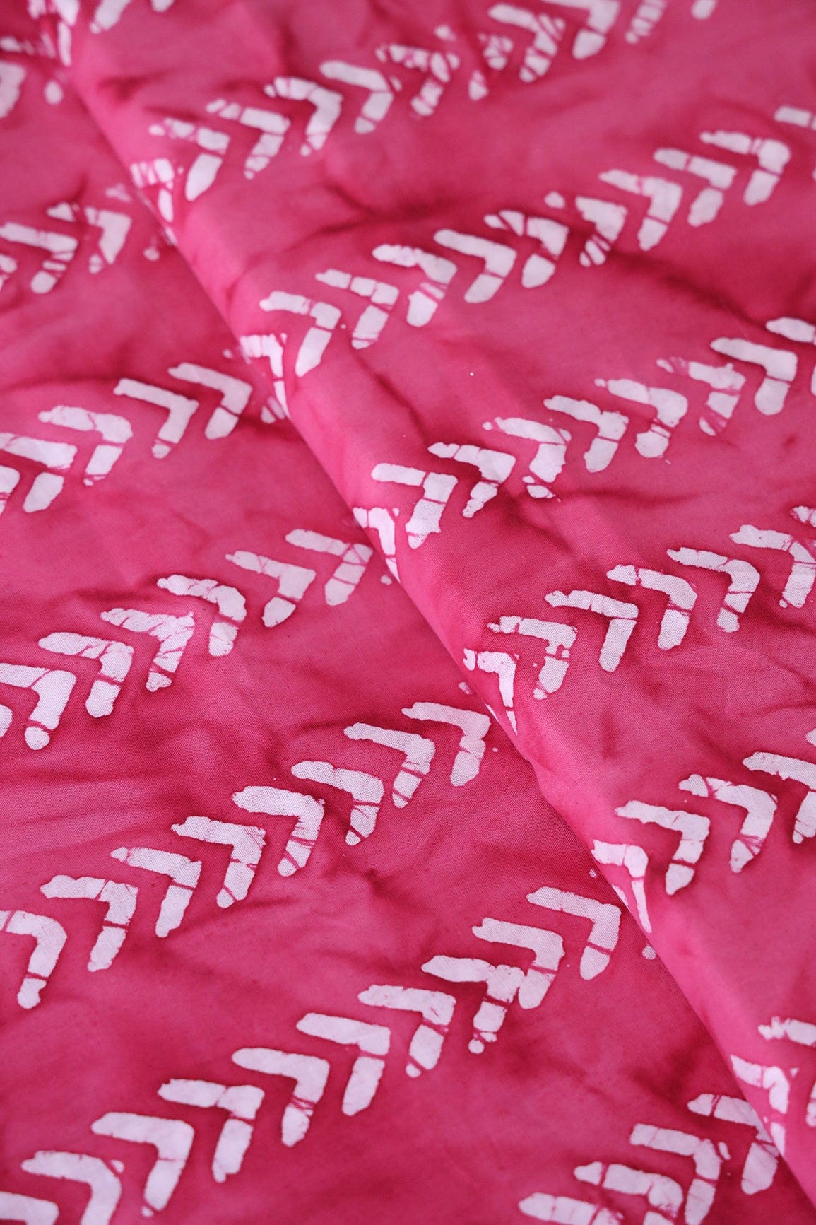 White And Dark Pink Geometric Pattern Batik Handblock Organic Cotton Fabric - doeraa