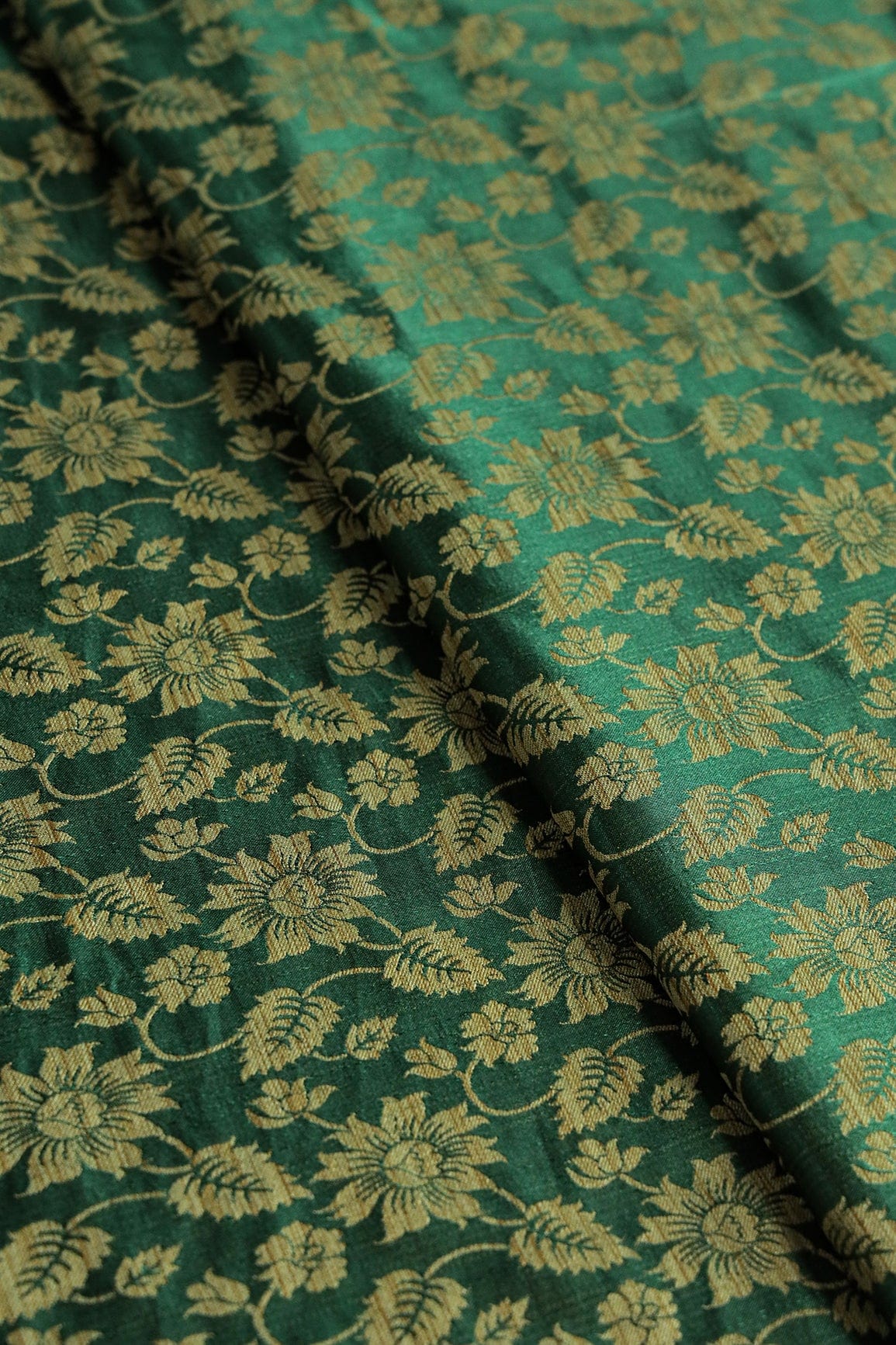 doeraa Banarasi Fabrics Bottle Green Floral Silk Satin Jute Banarasi Jacquard Fabric