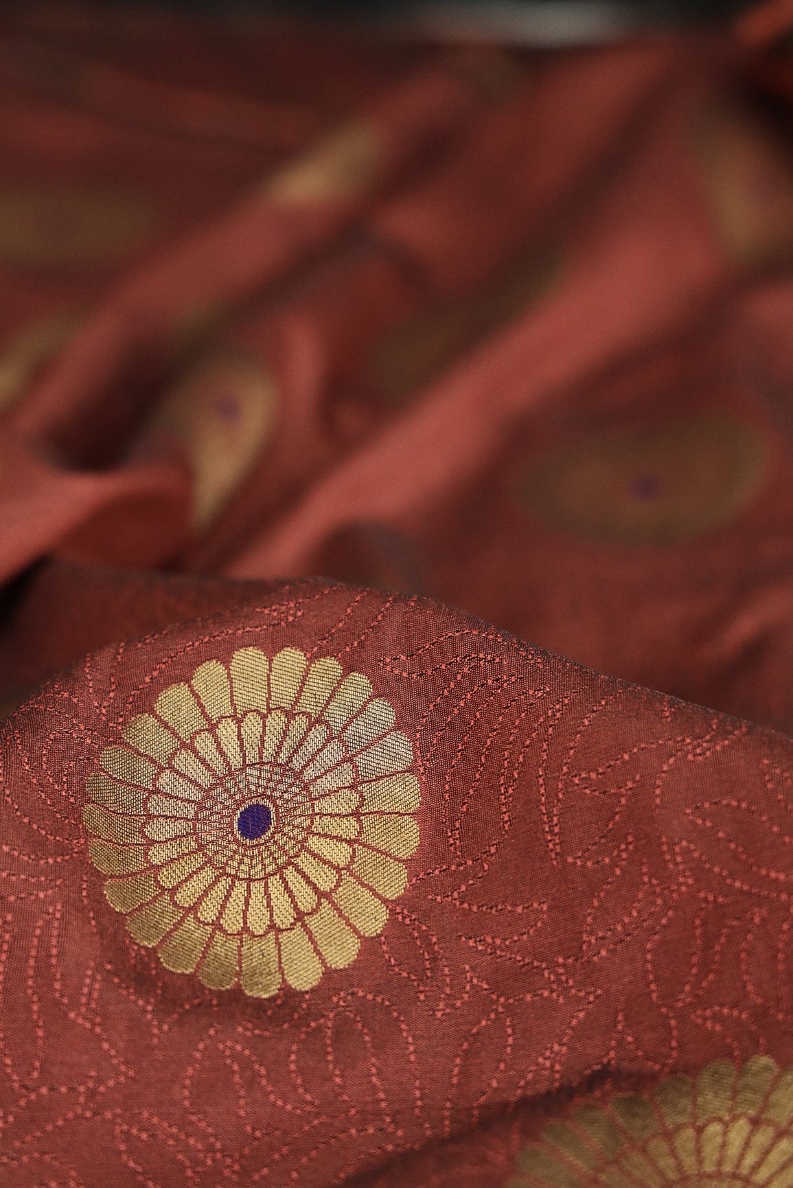 doeraa Banarasi Fabrics Brown and Gold Motif Banarasi Brocade Fabric