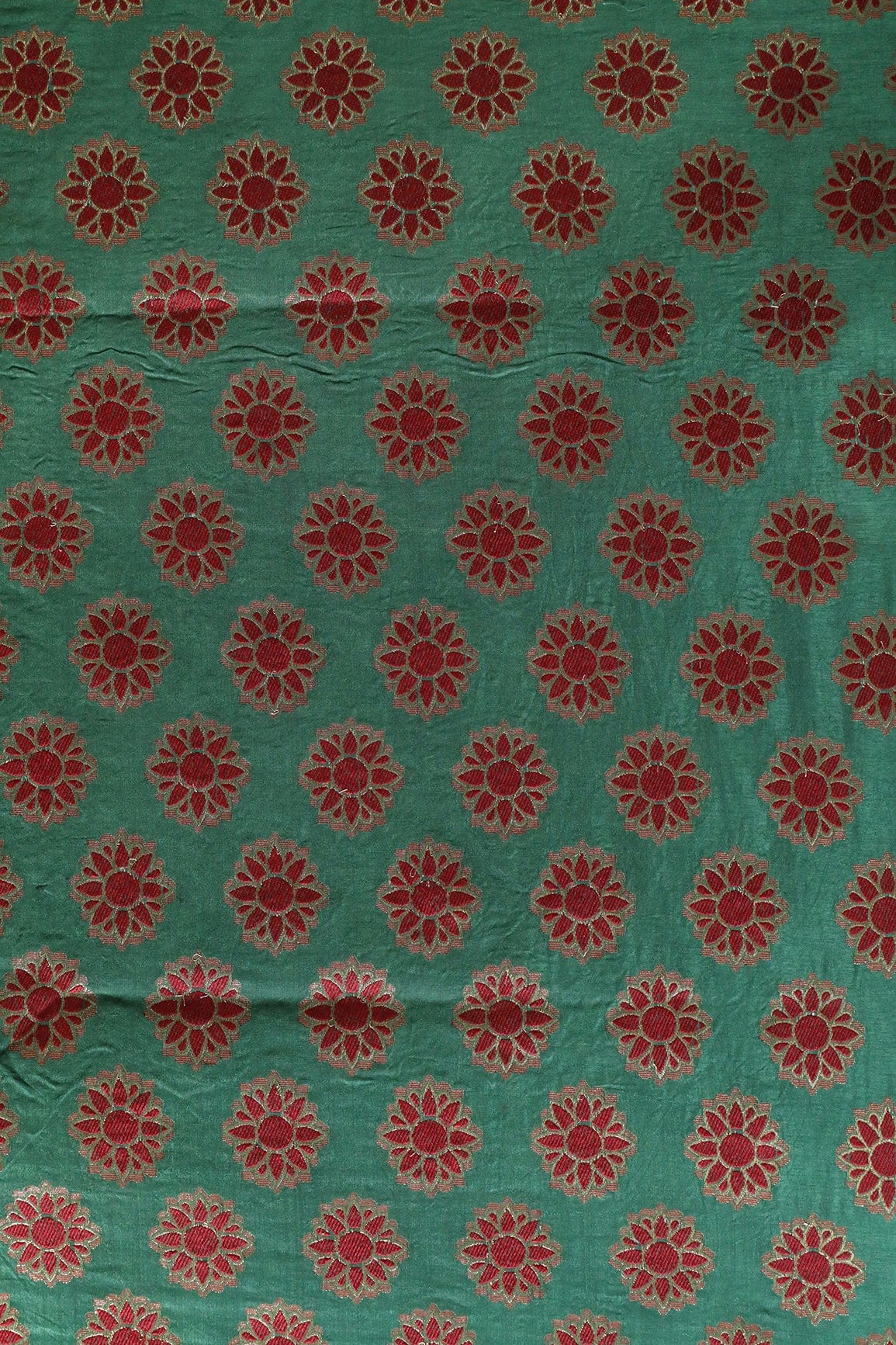 doeraa Banarasi Fabrics Green And Maroon Floral Butta Silk Gold Zari Banarasi Jacquard Fabric