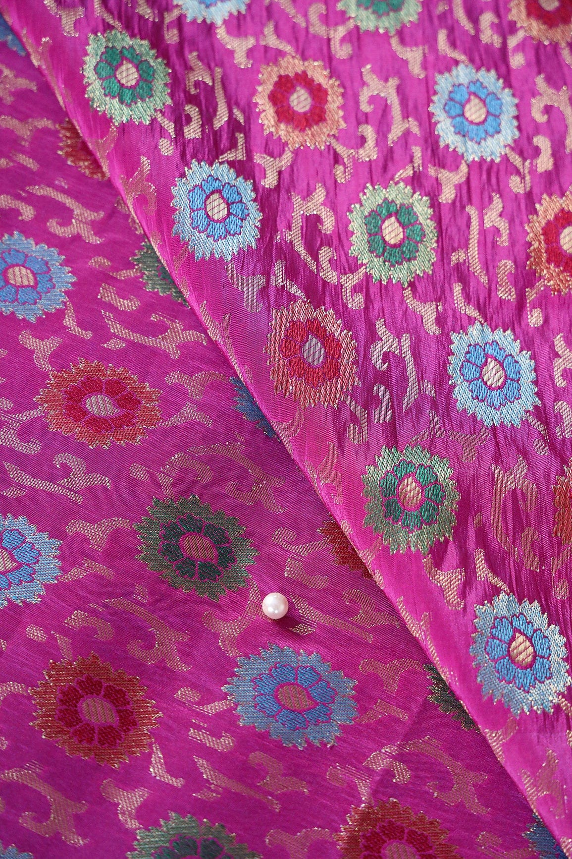 doeraa Banarasi Fabrics Green And Red Floral Pure Kashmiri Silk Gold Zari Banarasi Jacquard Fabric