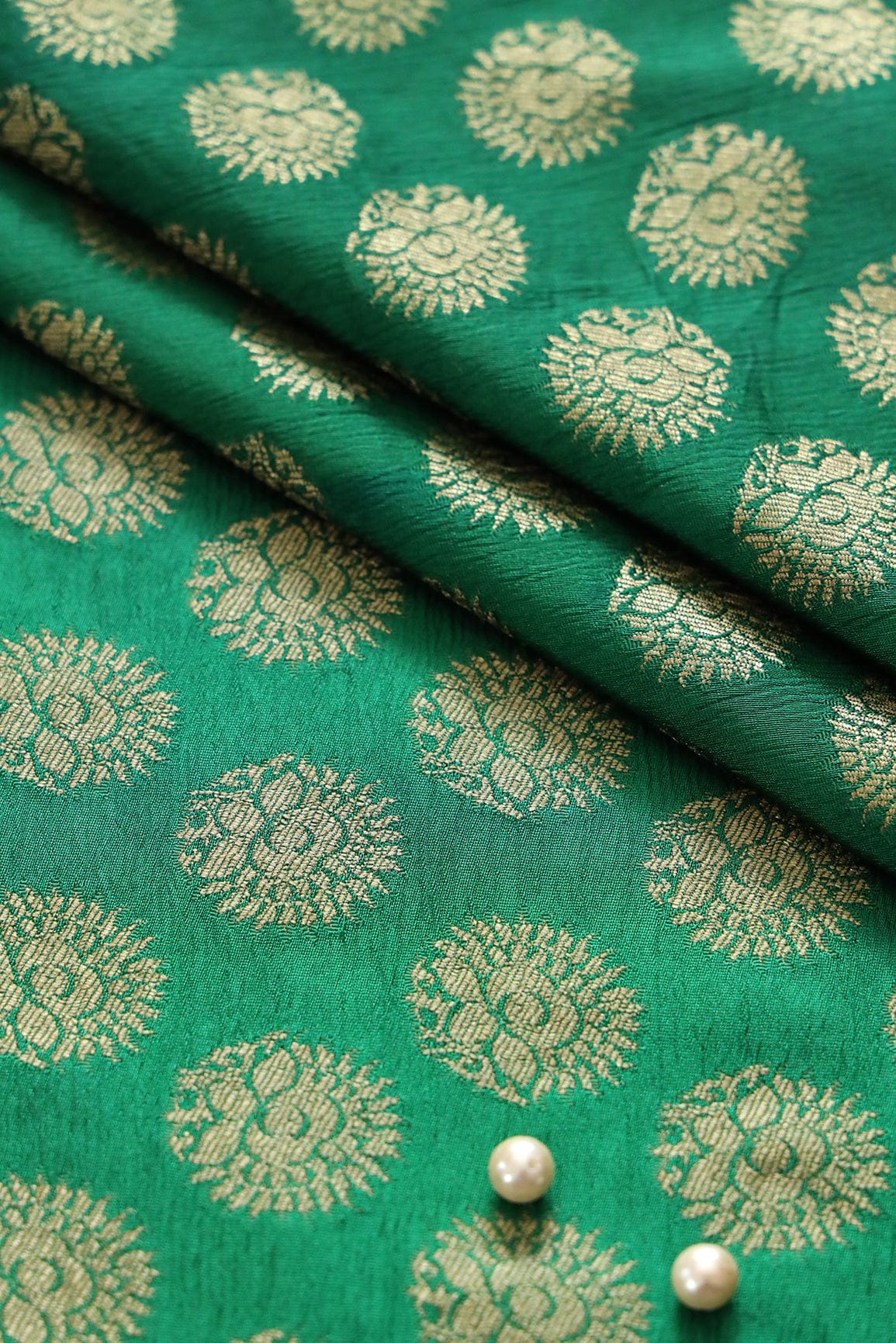 doeraa Banarasi Fabrics Green Floral Booti Pure Rich Silk Banarasi Jacquard Fabric
