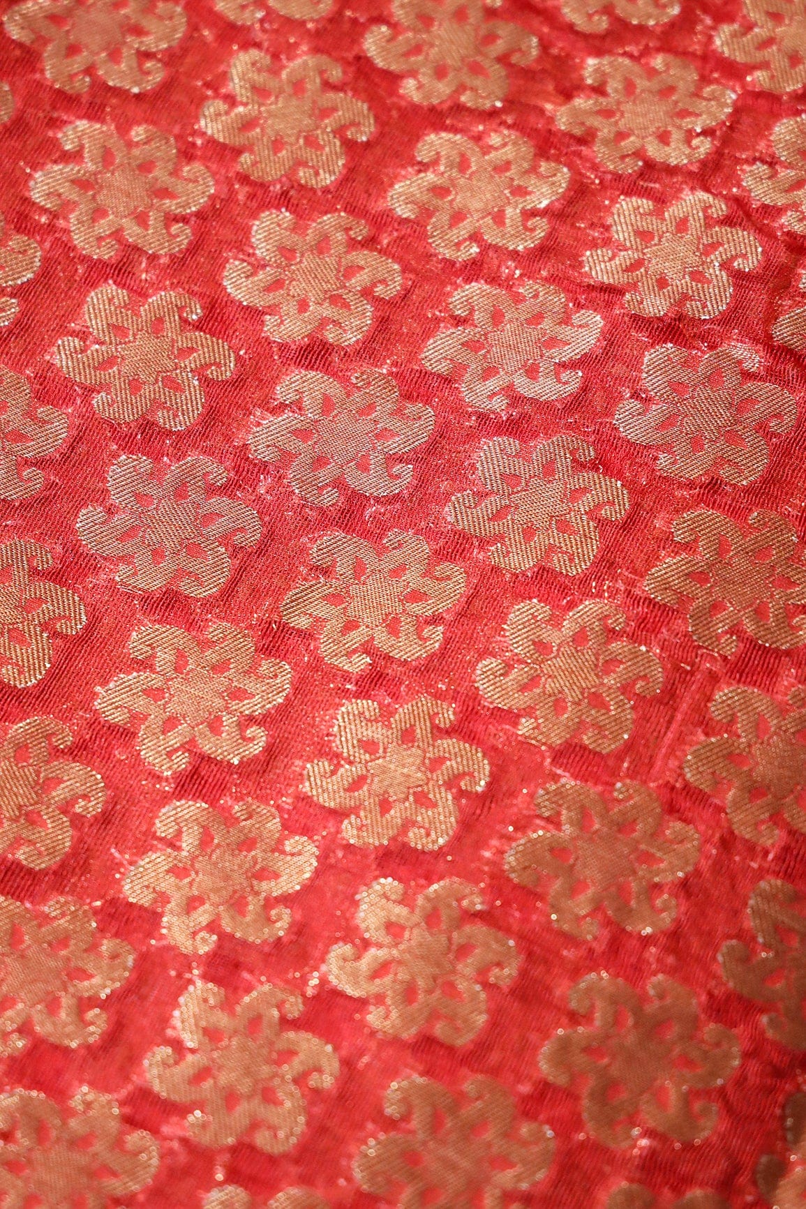 doeraa Banarasi Fabrics Red Floral Motif Pure Net Gold Zari Banarasi Jacquard Fabric