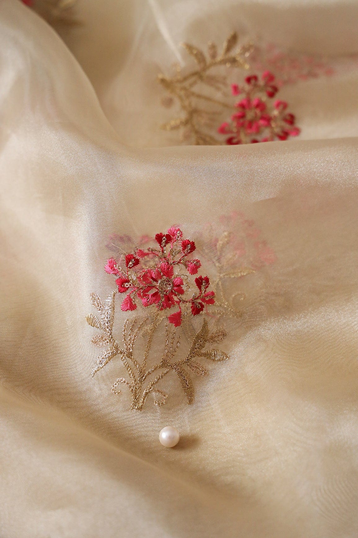 doeraa Embroidery Fabrics 1 Meter Cut Piece Of Beautiful Red And Pink Thread With Gold Sequins Floral Embroidery Work On Beige Tissue Fabric