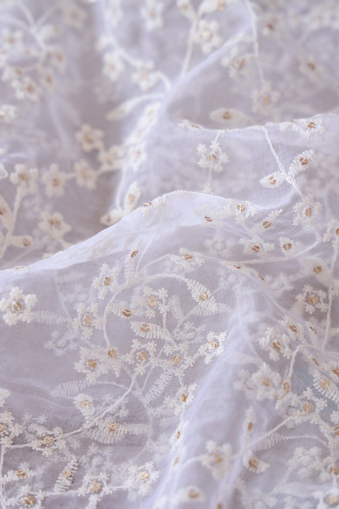 doeraa Embroidery Fabrics 2.50 Meter Cut Piece Of White Thread With Gold Sequins Leafy Embroidery Work On White Organza Fabric