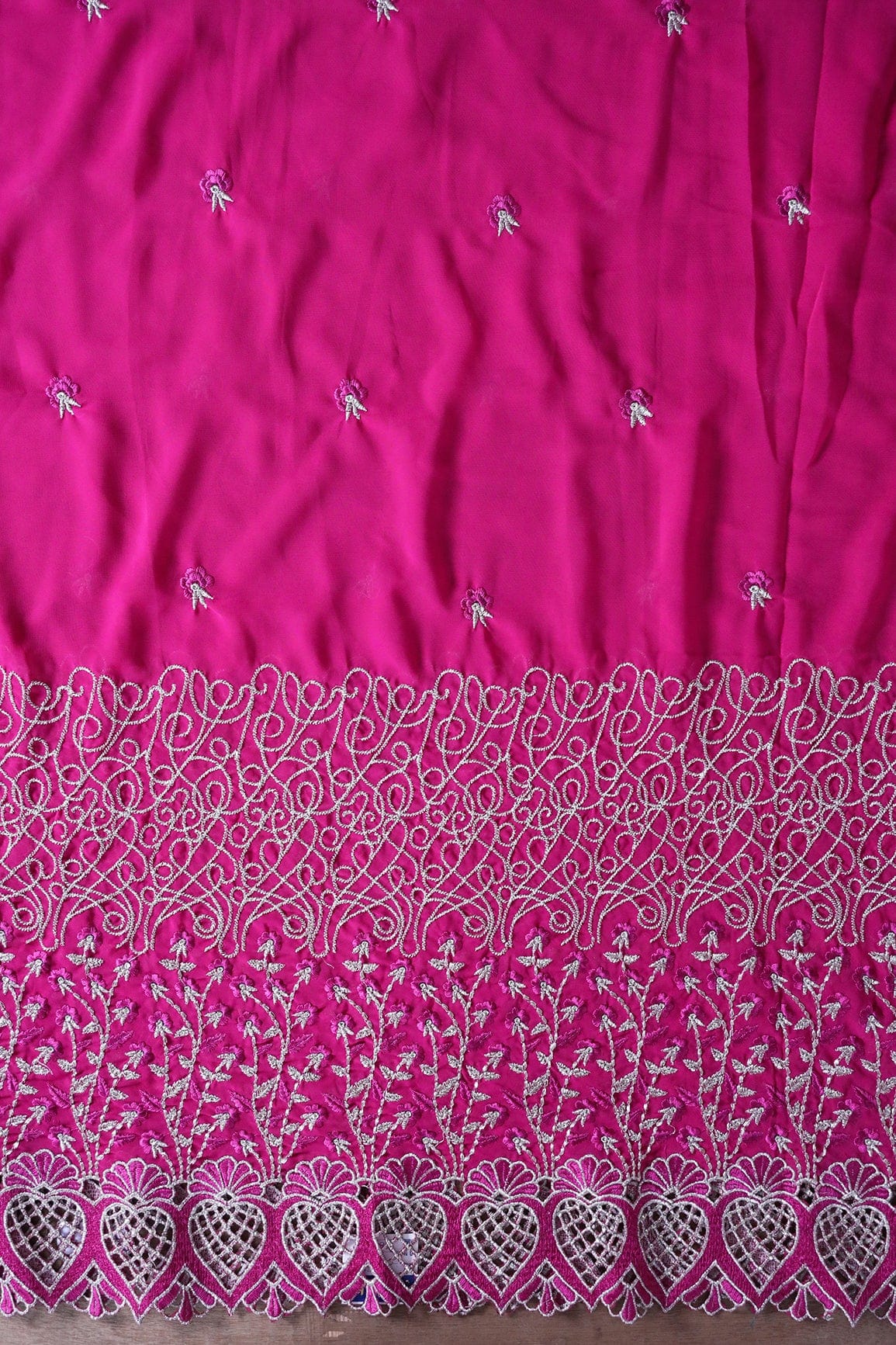 doeraa Embroidery Fabrics Big Width''56'' Fuchsia Thread With Zari Floral Embroidery Work On Fuchsia Georgette Fabric With Border