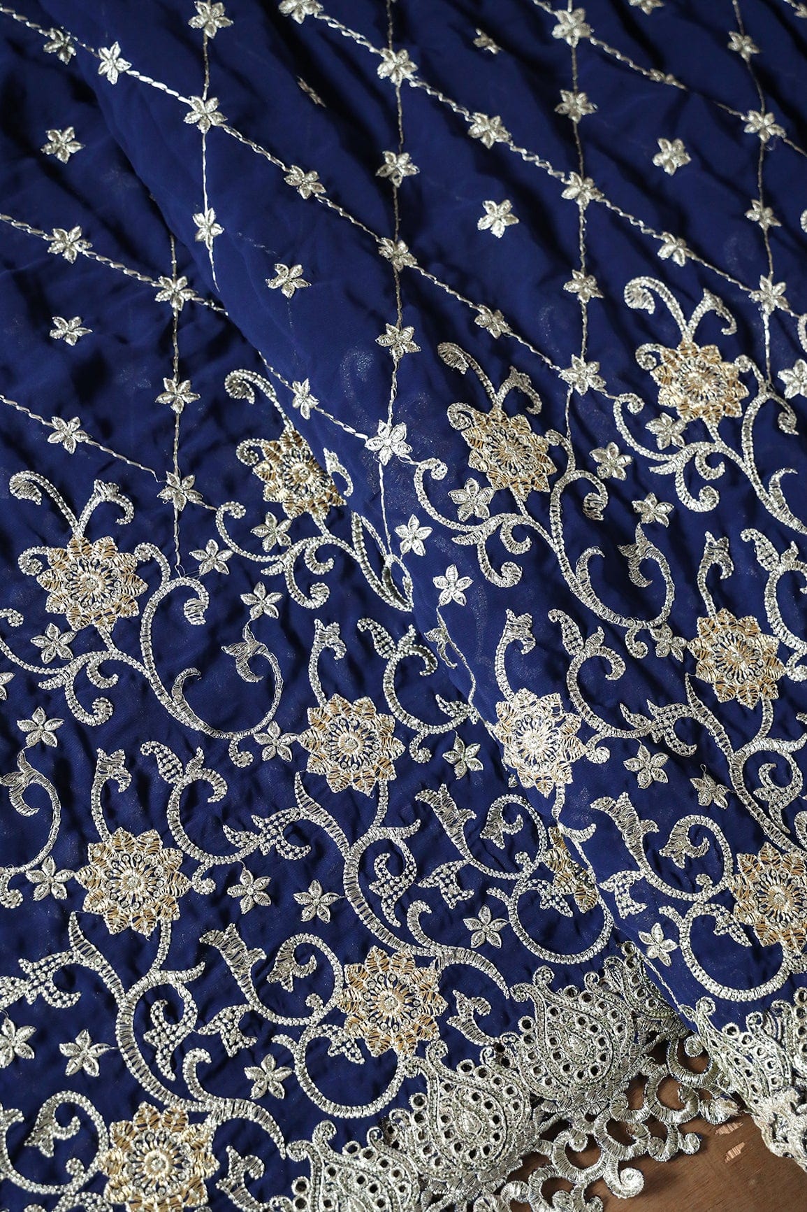 doeraa Embroidery Fabrics Big Width''56'' Gold And Silver Zari Floral Embroidery Work On Navy Blue Georgette Fabric With Border