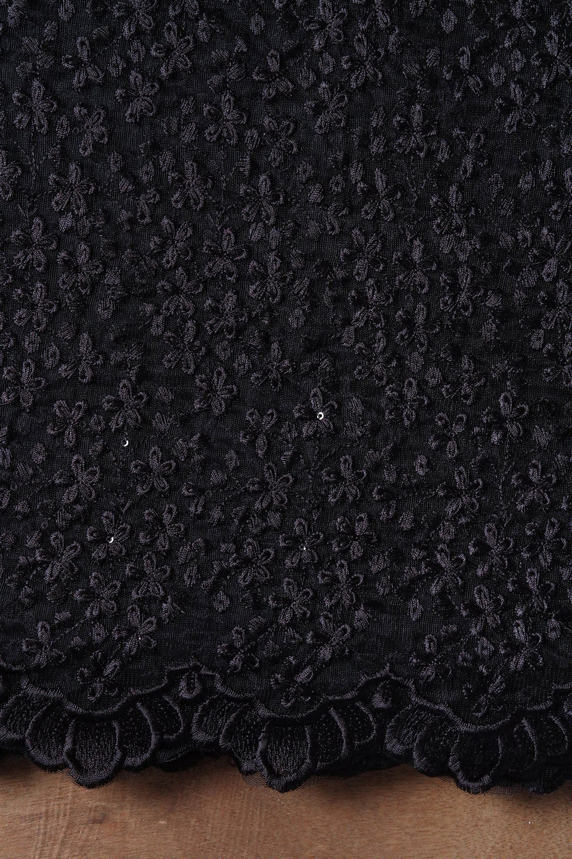 doeraa Embroidery Fabrics Black Thread Heavy Floral Embroidery On Black Soft Net Fabric With Border