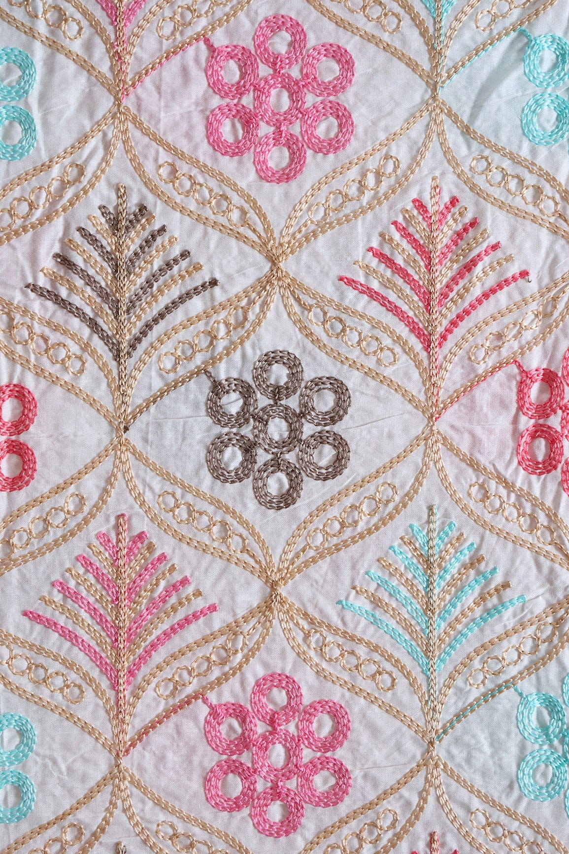 doeraa Embroidery Fabrics Multi Thread Beautiful Heavy Trellis Kashmiri Embroidery Work On White Cotton Fabric