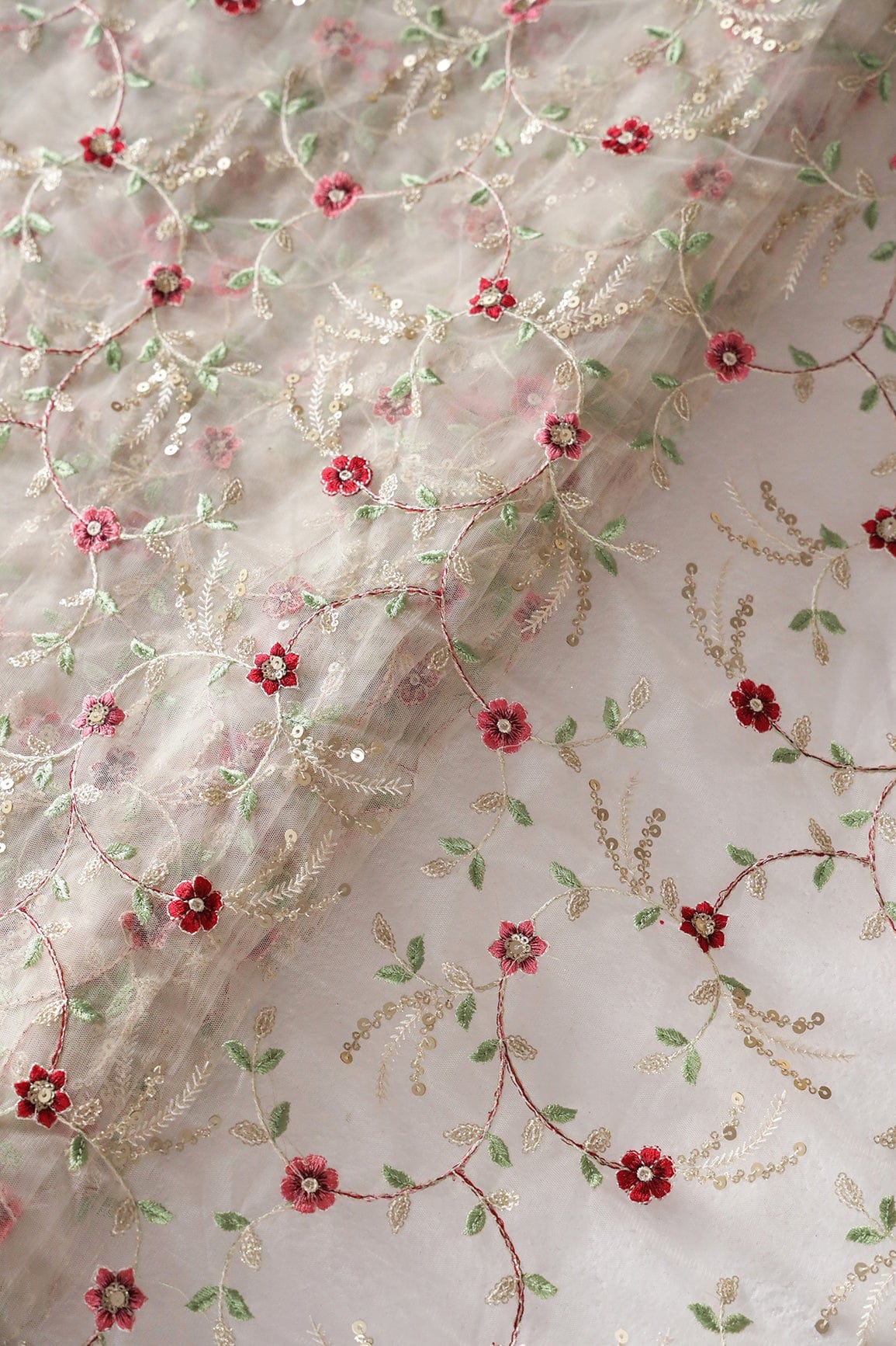 doeraa Embroidery Fabrics Red And Olive Thread With Gold Sequins Small Floral Embroidery On Light Beige Soft Net Fabric