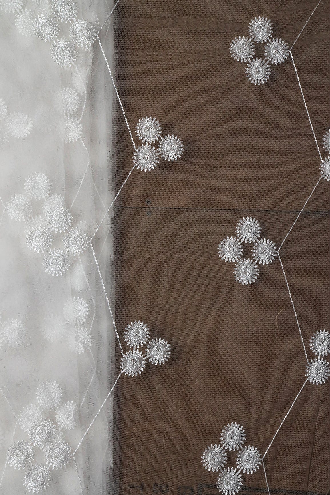 doeraa Embroidery Fabrics White Color Thread Geometric Embroidery Work On White Dyeable Soft Net Fabric