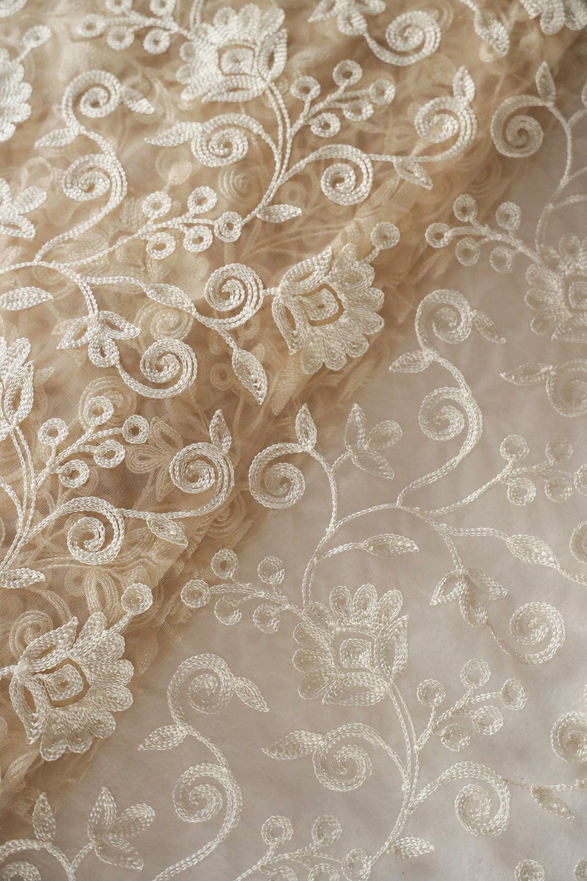 doeraa Embroidery Fabrics White Thread Beautiful Heavy Floral Embroidery On Light Beige Soft Net Fabric