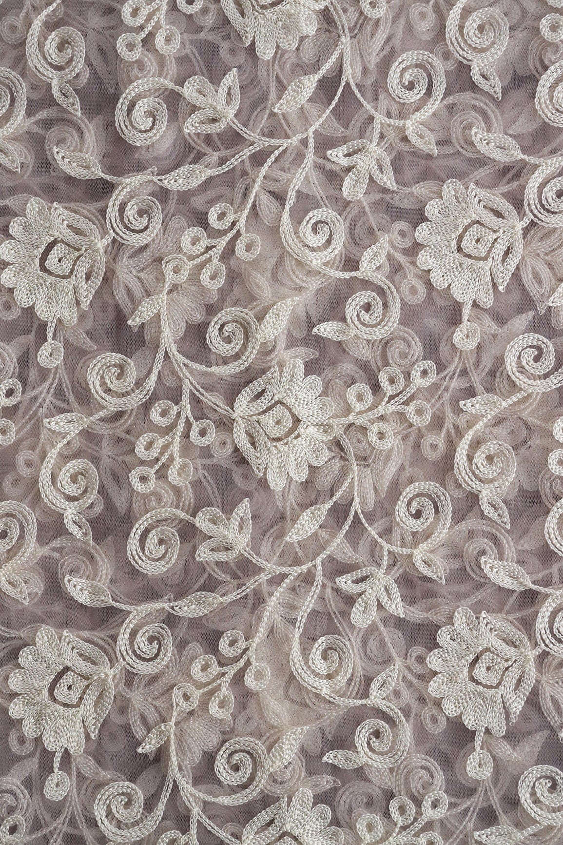 doeraa Embroidery Fabrics White Thread Beautiful Heavy Floral Embroidery On Lilac Purple Soft Net Fabric