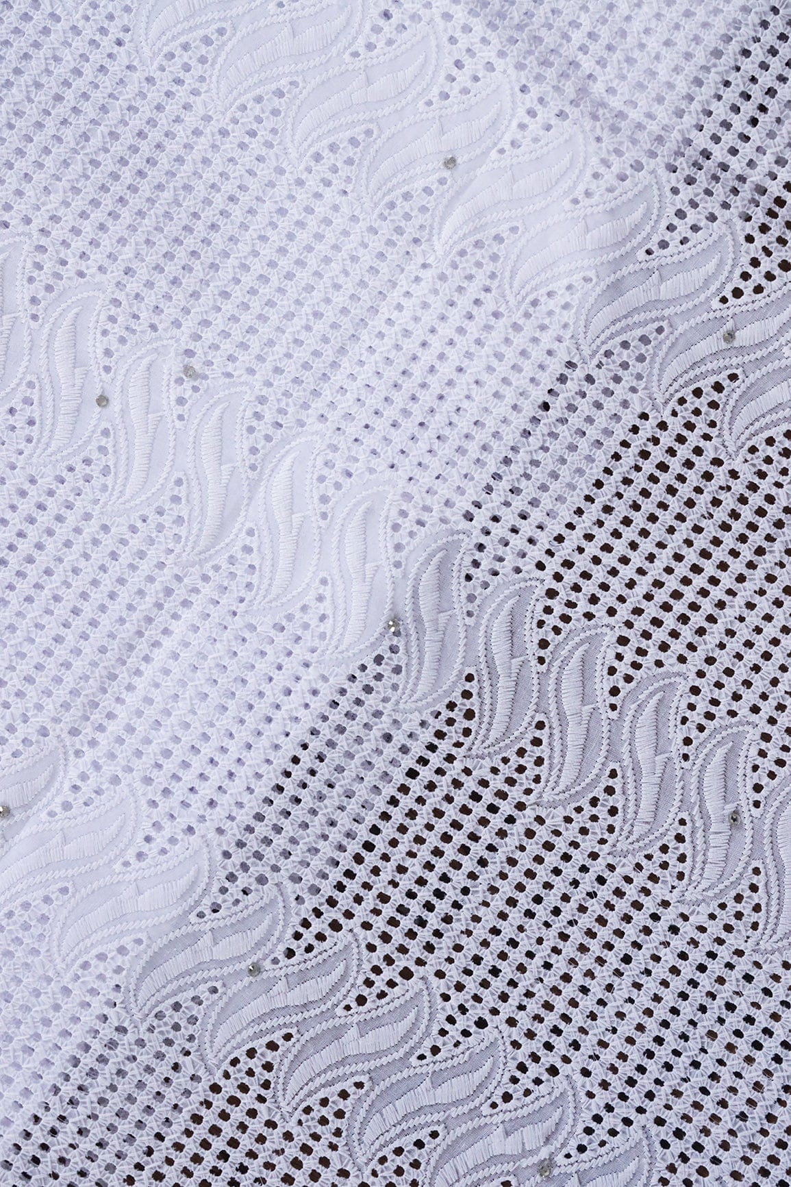 doeraa Embroidery Fabrics White Thread Geometric Pattern Schiffli Embroidery Work On White Pure Cotton Cambric Fabric