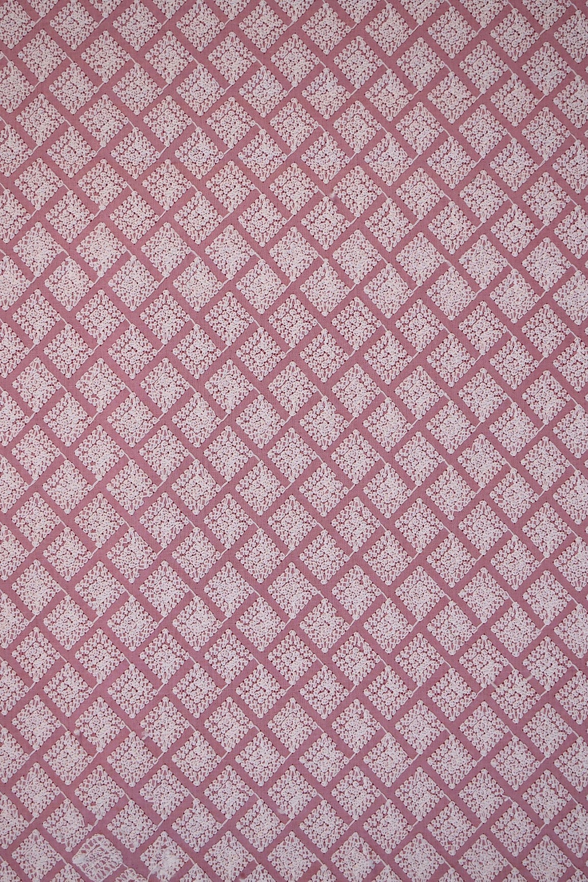 doeraa Embroidery Fabrics White Thread Heavy Checks Embroidery On Pink Soft Cotton Fabric