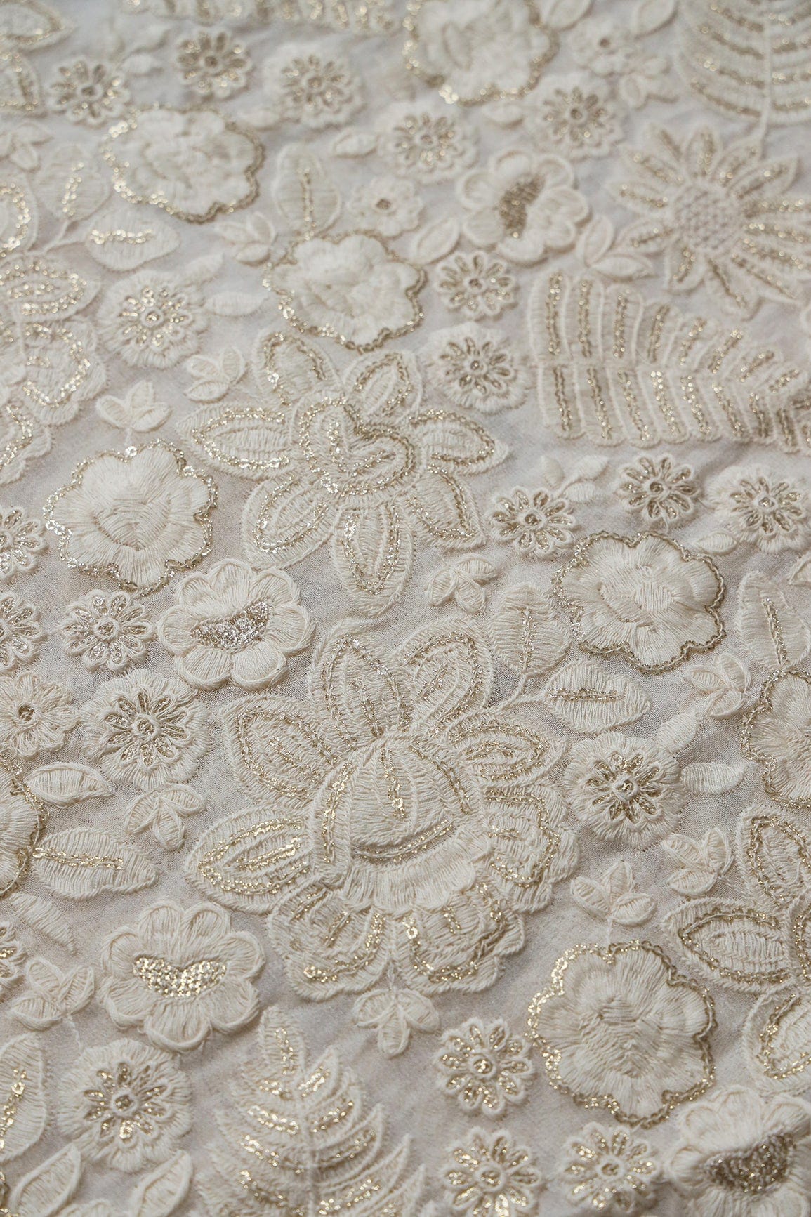 doeraa Embroidery Fabrics White Thread With Sequins Heavy Floral Embroidery On White Dyeable Viscose Georgette Fabric