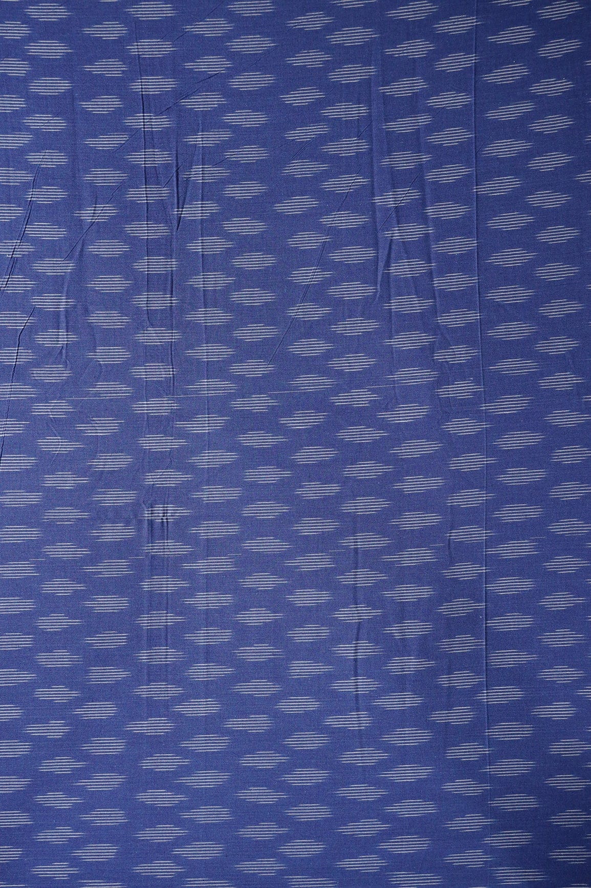 doeraa Hand Woven Blue And White Geometric Pattern Handwoven Ikat Organic Cotton Fabric
