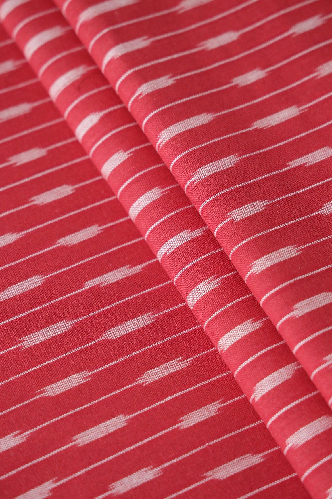 doeraa Hand Woven Red And White Stripes Pattern Handwoven Ikat Organic Cotton Fabric
