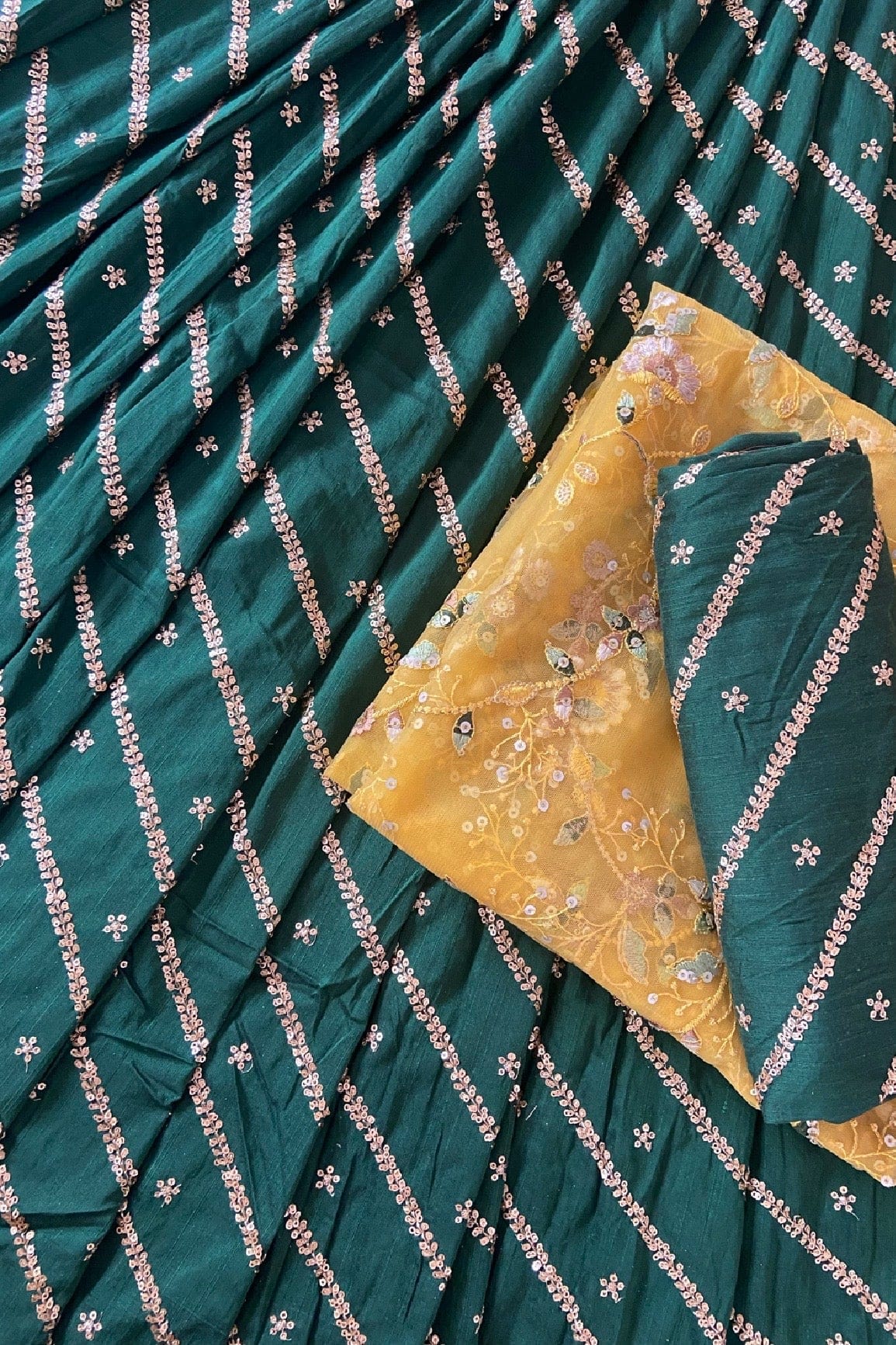 doeraa LEHENGA SET Bottle Green And Yellow Unstitched Lehenga Set Fabric (3 Piece)