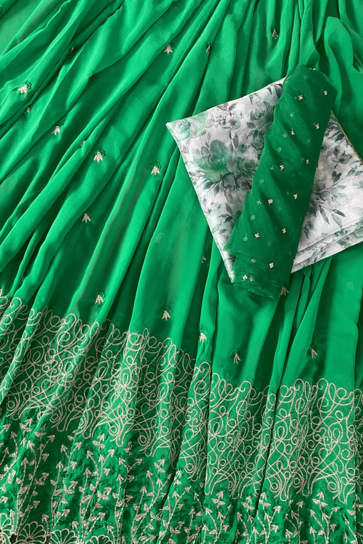 doeraa LEHENGA SET Green And White Unstitched Lehenga Set Fabric (3 Piece)