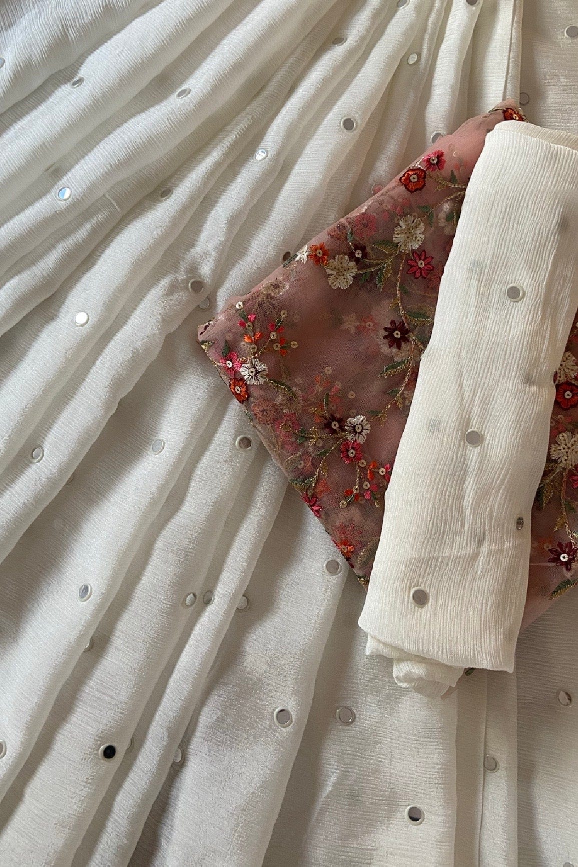 doeraa LEHENGA SET White And Baby Pink Unstitched Lehenga Set Fabric (3 Piece)