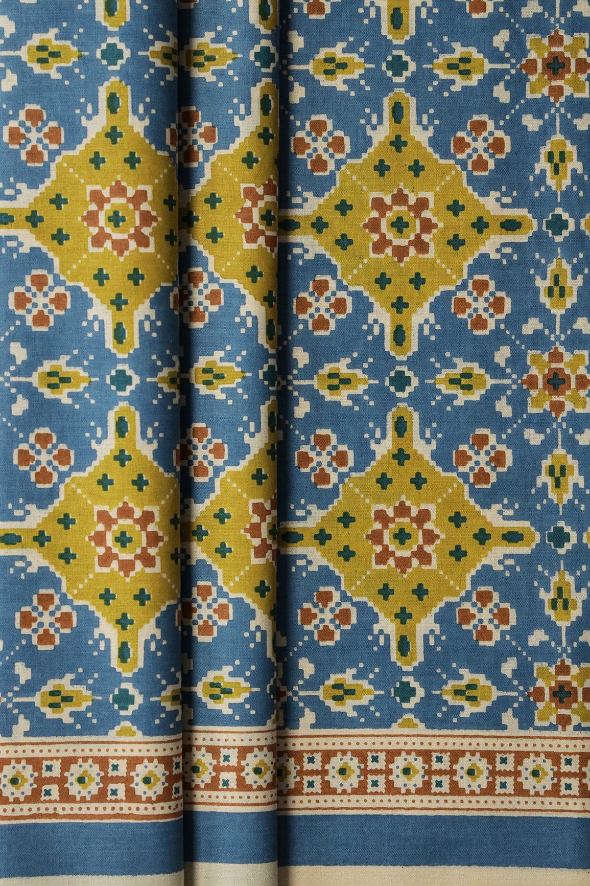 doeraa Prints Blue And Mehendi Green Traditional Pattern Screen Print Organic Cotton Fabric With Border