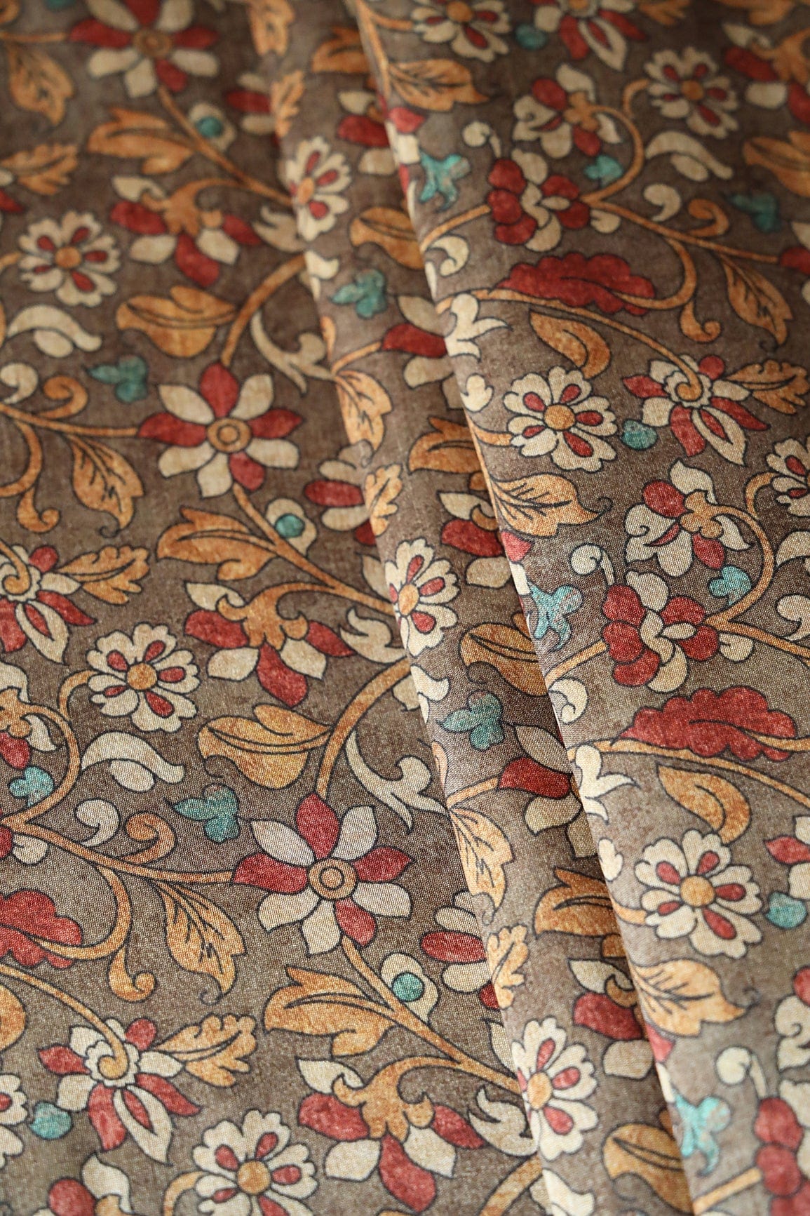 doeraa Prints Brown Floral Pattern Digital Print On Mulberry Silk Fabric