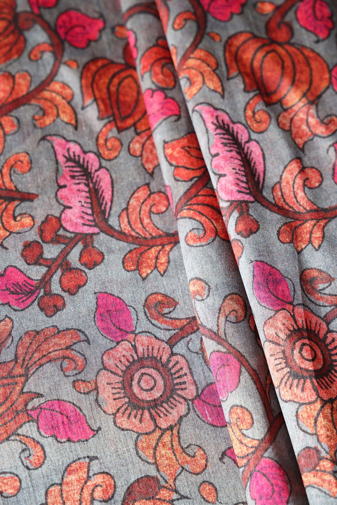 doeraa Prints Grey Floral Pattern Digital Print On Mulberry Silk Fabric