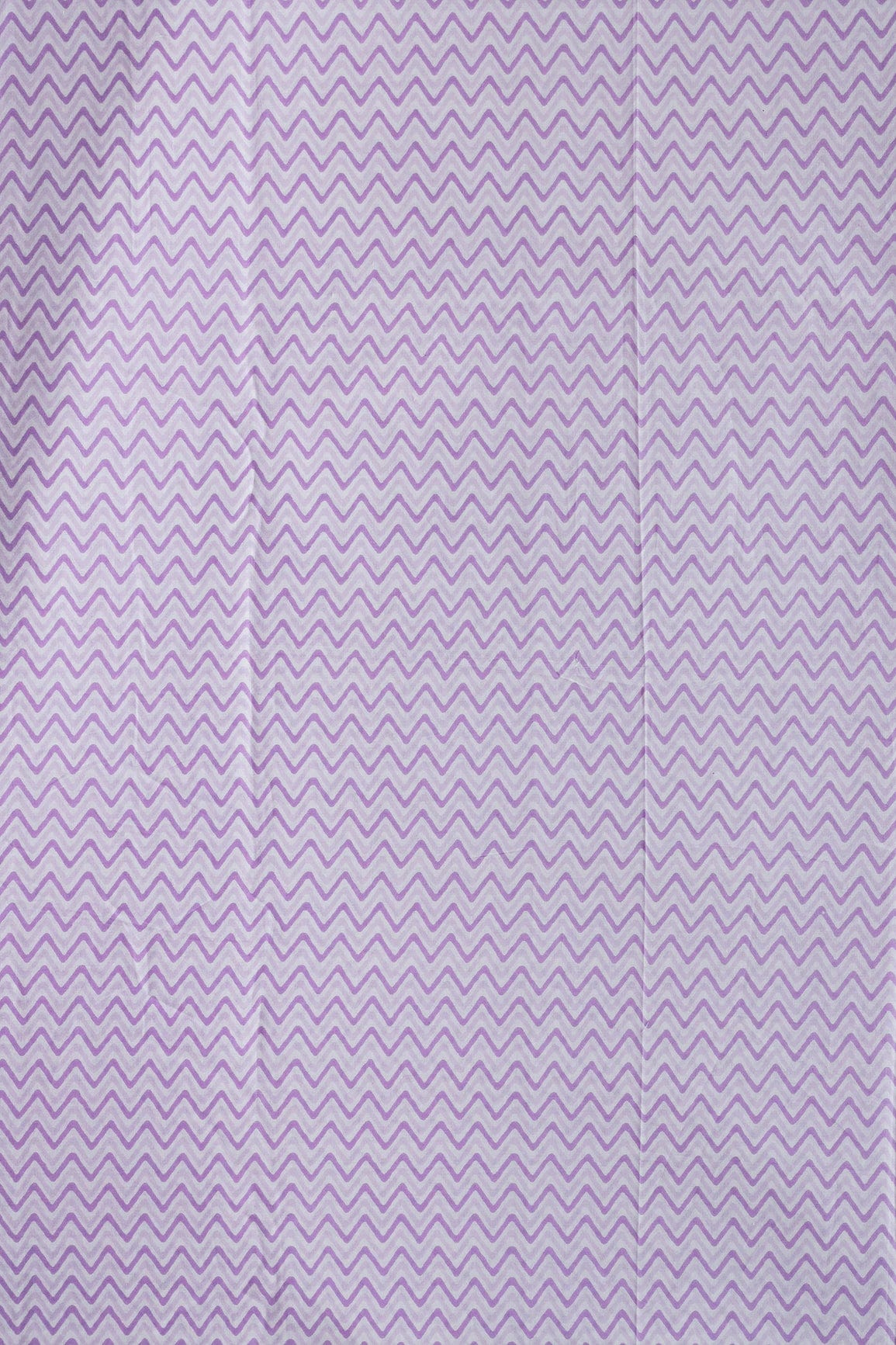 doeraa Prints Lavender Chevron Print On White Pure Cotton Fabric