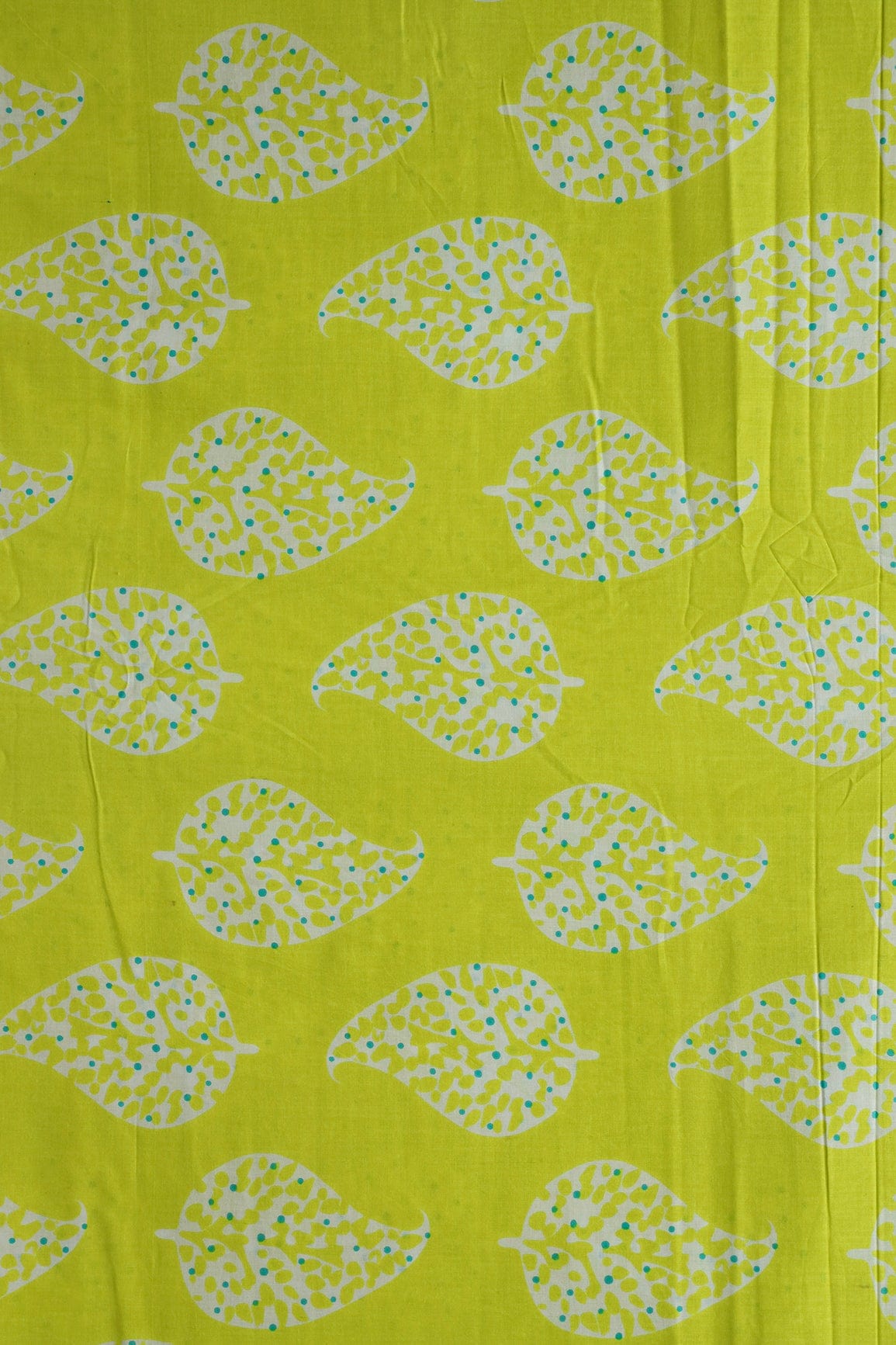 doeraa Prints Lemon Green And White Leafy Pattern Print On Pure Mul Cotton Fabric